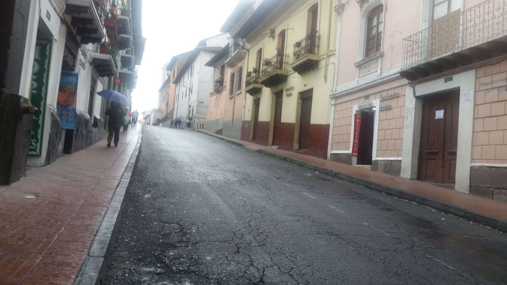 Street view near Quinde huasi, Quito — © ejegg (CC BY-SA · Mapillary)