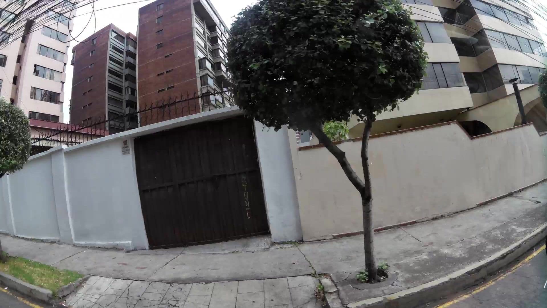 Street view near NH Collection Quito Royal, Quito — © kaartcam (CC BY-SA · Mapillary)