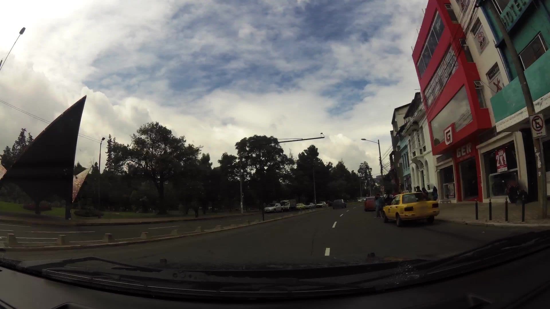 Street view near Hotel Inti Quito, Quito — © kaartcam (CC BY-SA · Mapillary)
