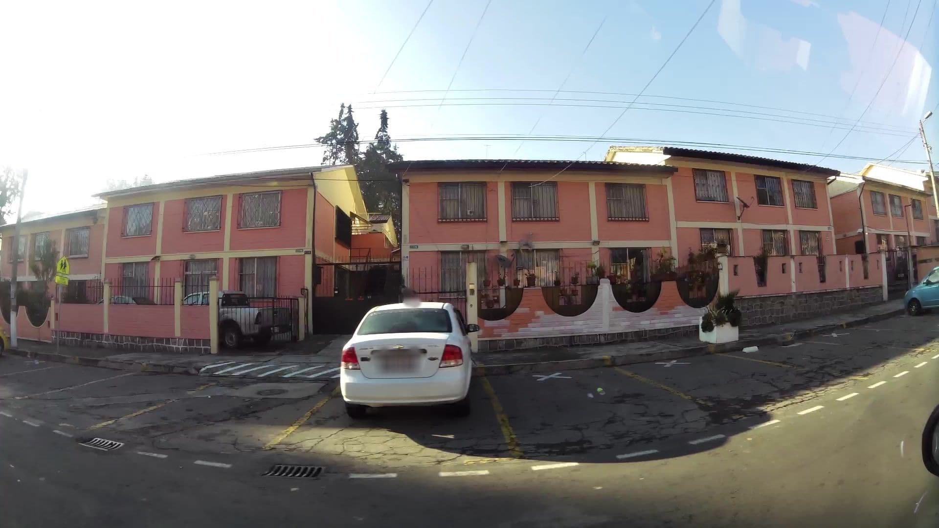 Street view near Cabañas De Pino, Quito — © kaartcam (CC BY-SA · Mapillary)