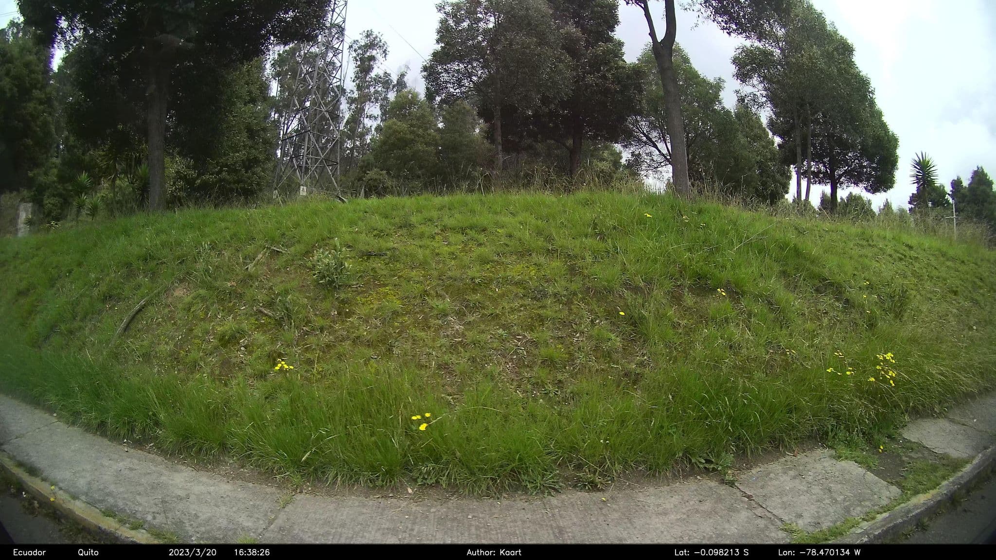Street view near Hostal Madrid, Pomasqui — © kaart_2 (CC BY-SA · Mapillary)