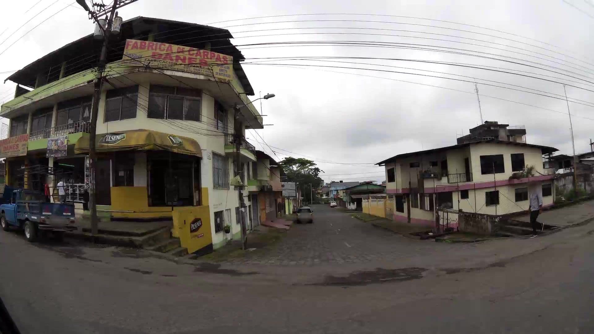 Street view near Victoria Suites Hostal, Santo Domingo de los Colorados — © kaartcam (CC BY-SA · Mapillary)