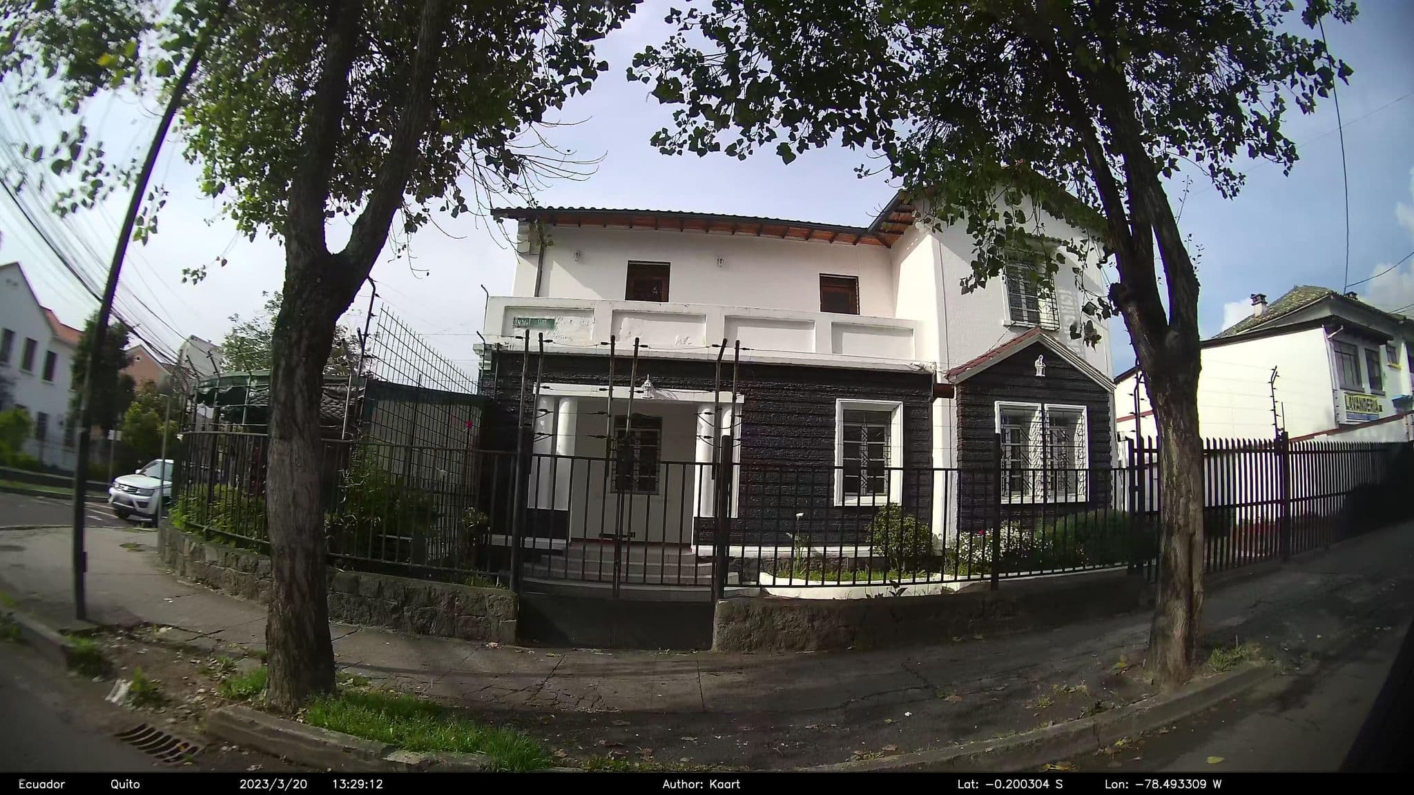 Street view near Sierra Nevada, Quito — © kaart_2 (CC BY-SA · Mapillary)
