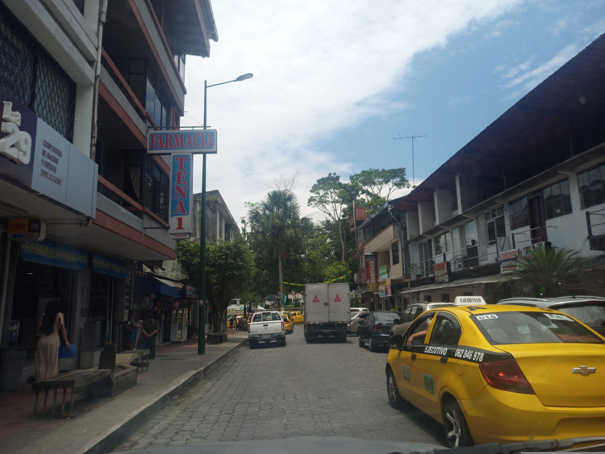 Street view near Hostal Oro Azul, Tena — © CarluchiTena (CC BY-SA · Mapillary)