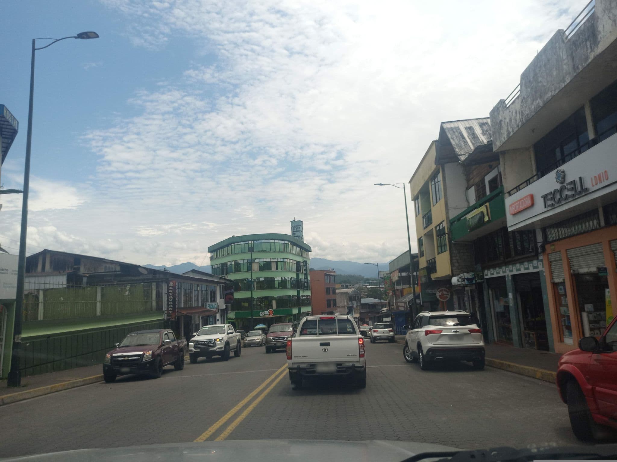 Street view near El Gran Sumaco, Tena — © CarluchiTena (CC BY-SA · Mapillary)