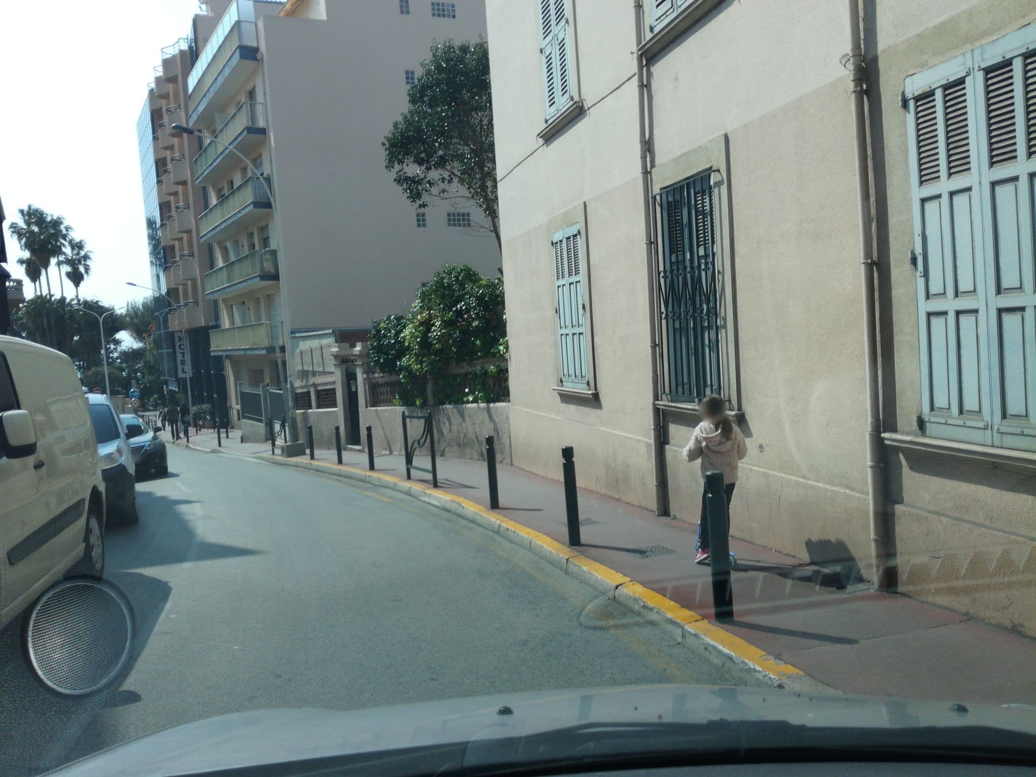 Street view near Appart'Hotel Odalys Les Félibriges, Cannes — © baptistemm (CC BY-SA · Mapillary)