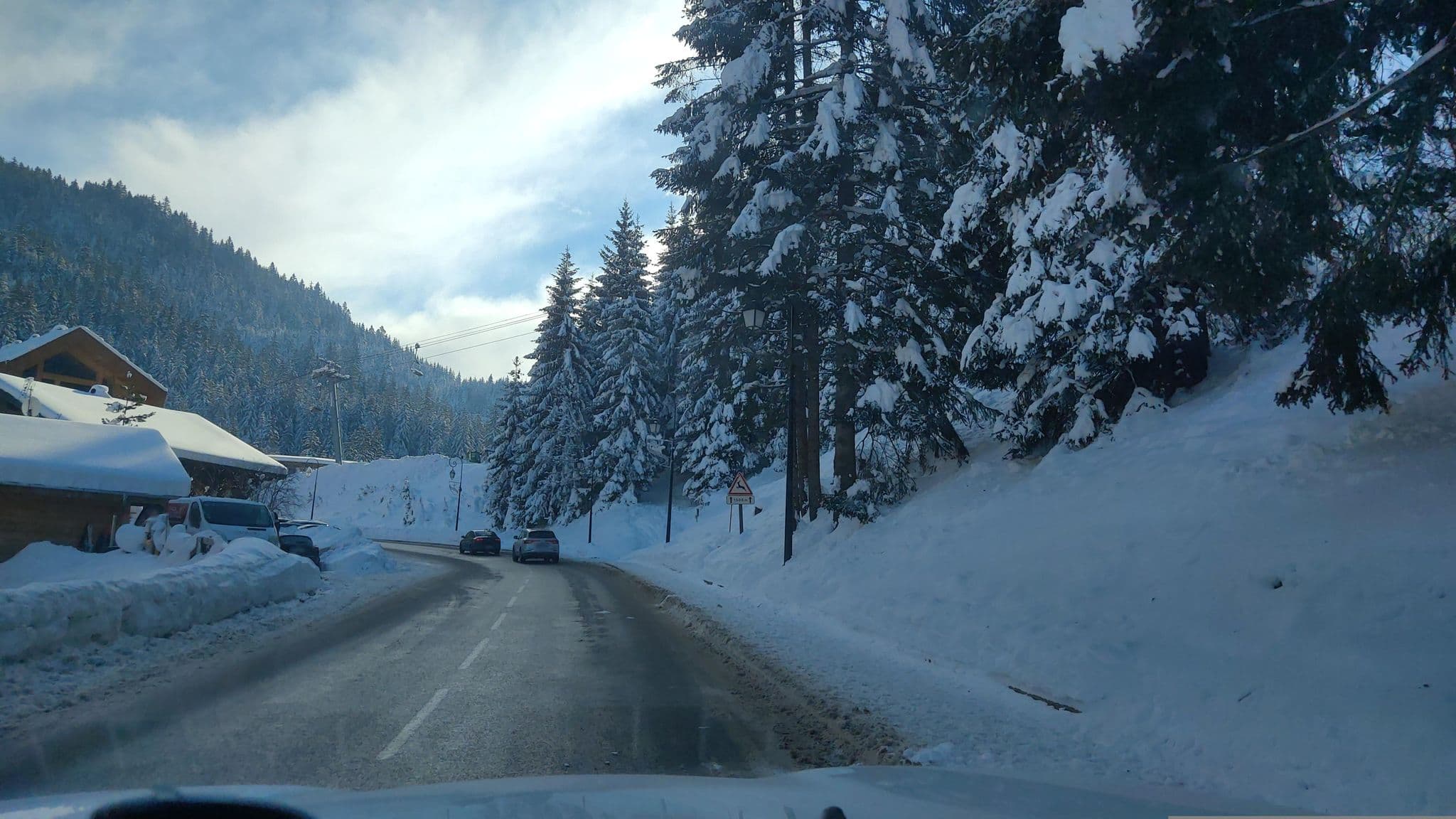 Street view near Les Fioles, Châtel — © MatthieuF4FNE (CC BY-SA · Mapillary)