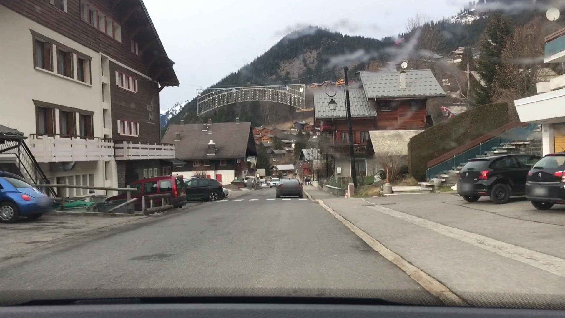 Street view near Le Val Joli, Châtel — © lvl5 (CC BY-SA · Mapillary)