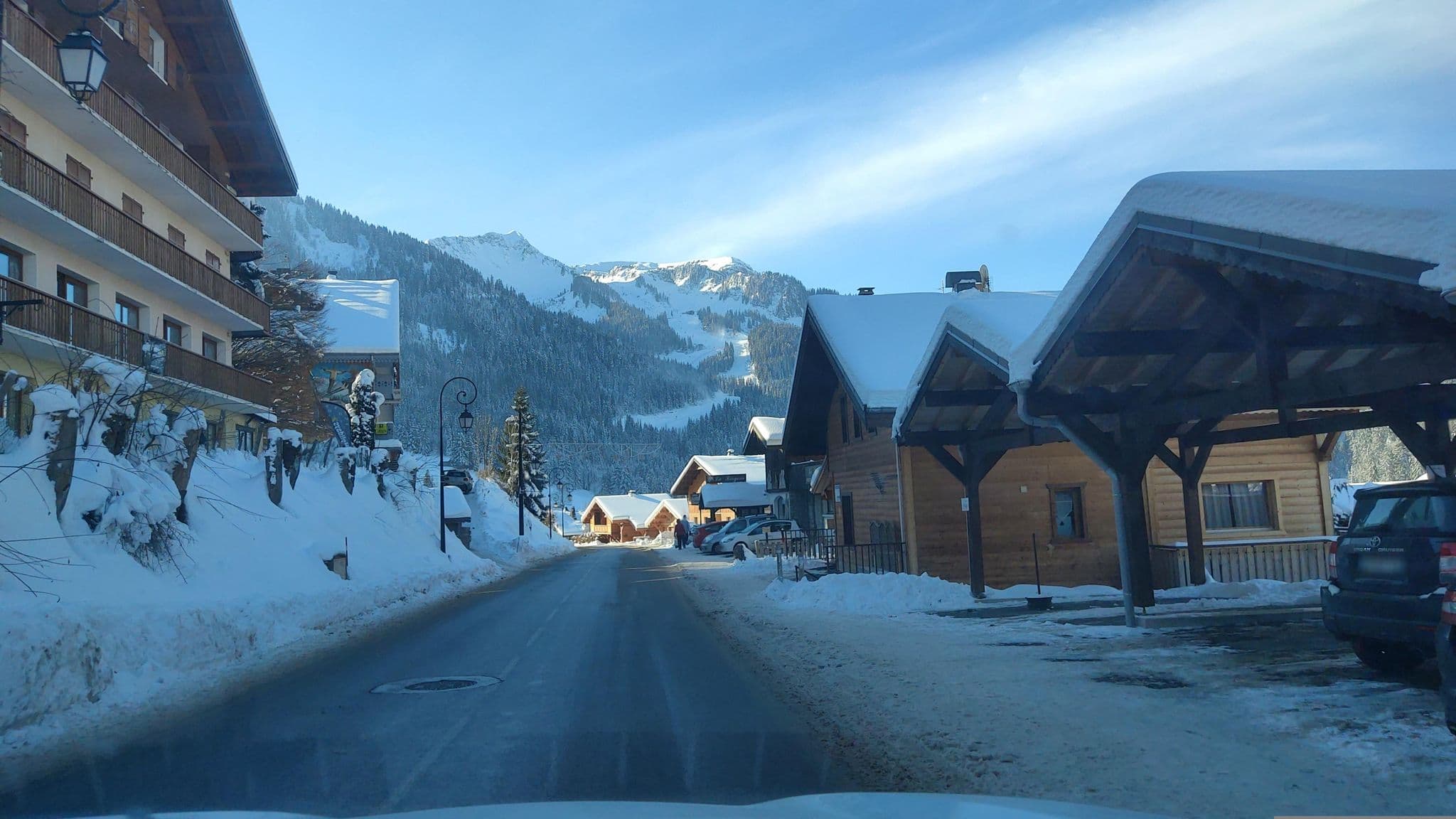 Street view near Chalet l'Etringa, Châtel — © MatthieuF4FNE (CC BY-SA · Mapillary)
