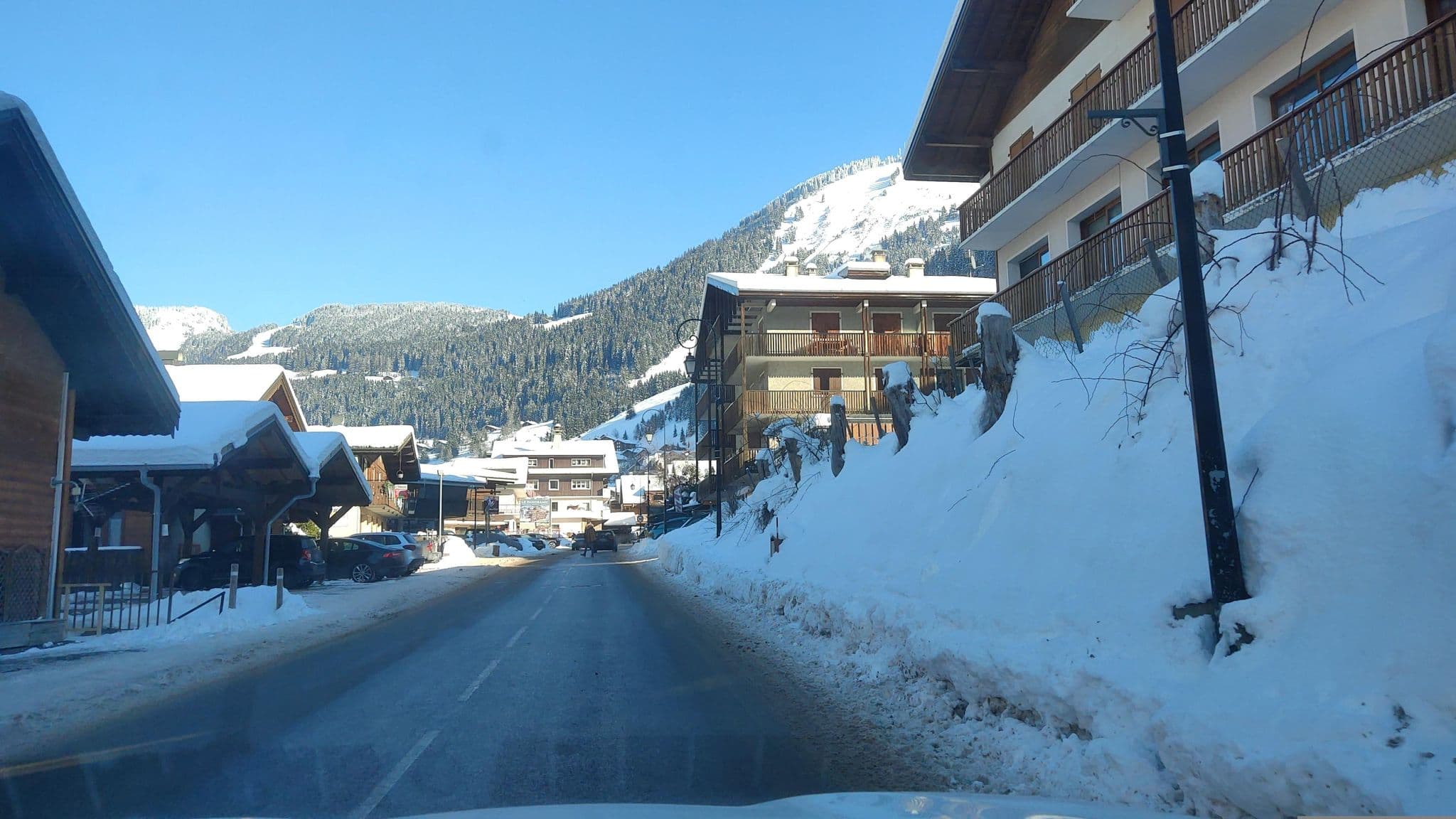 Street view near Le Nid Alpin, Châtel — © MatthieuF4FNE (CC BY-SA · Mapillary)