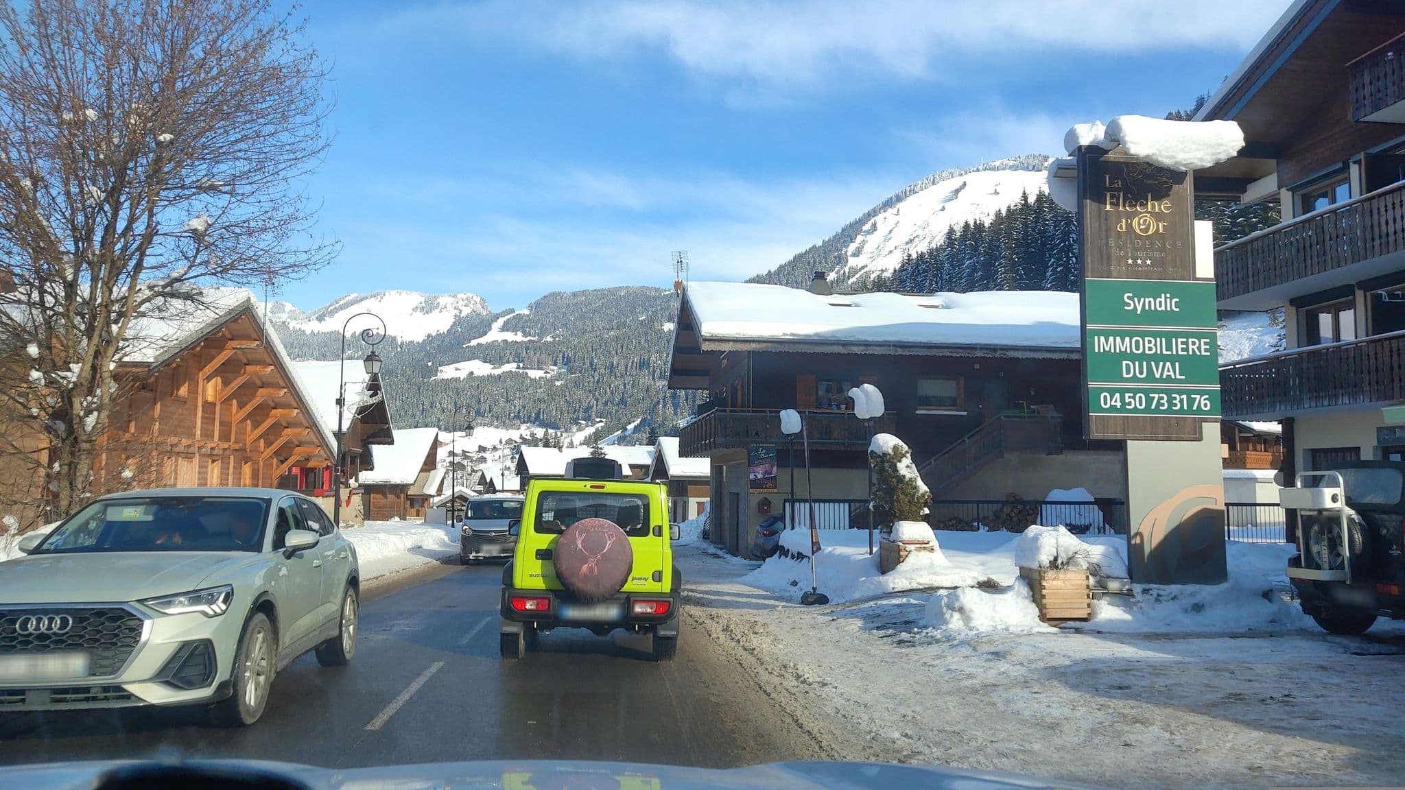 Street view near Alpenlake, Châtel — © MatthieuF4FNE (CC BY-SA · Mapillary)