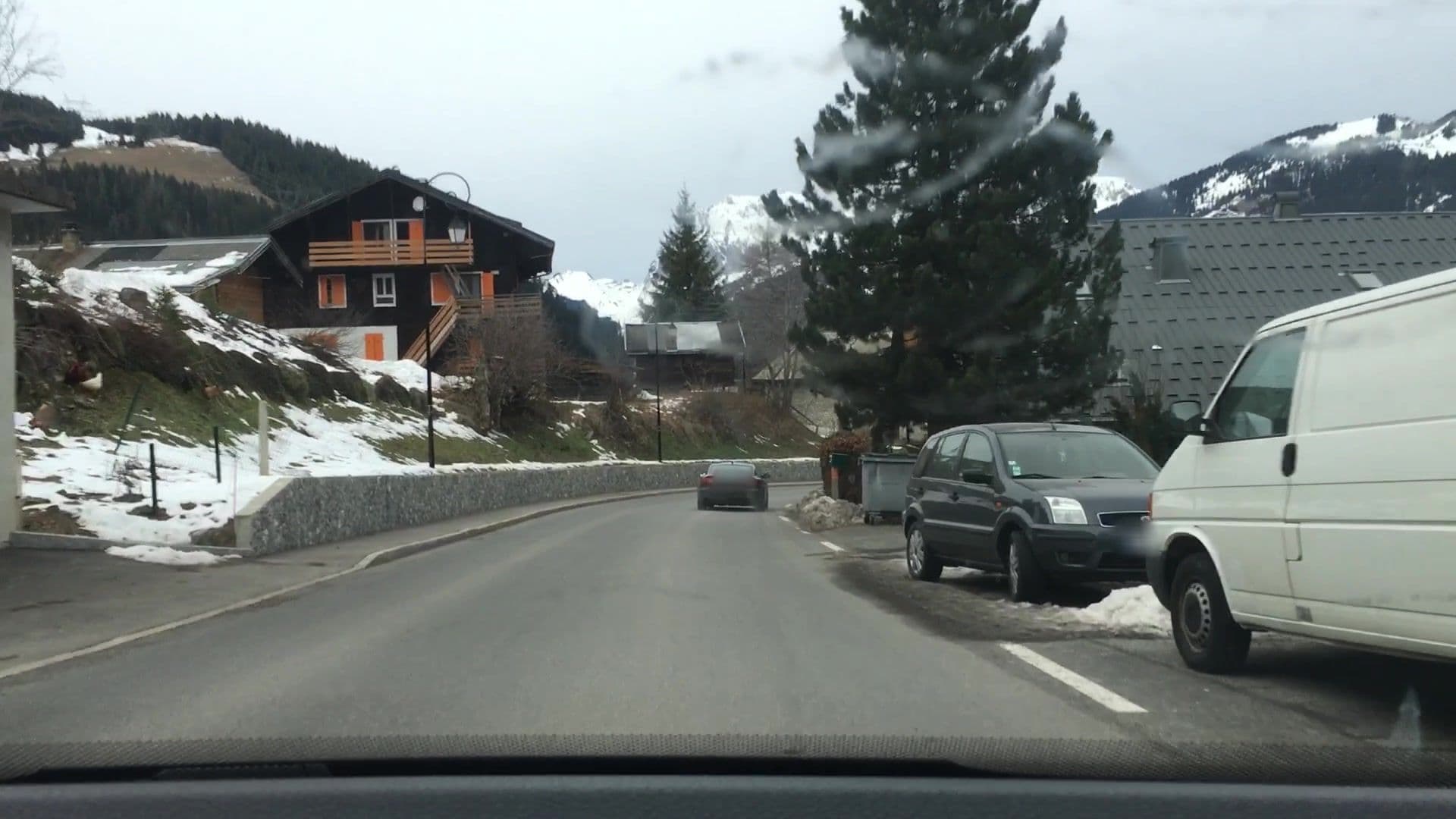 Street view near Les Rives du Lac, Châtel — © lvl5 (CC BY-SA · Mapillary)