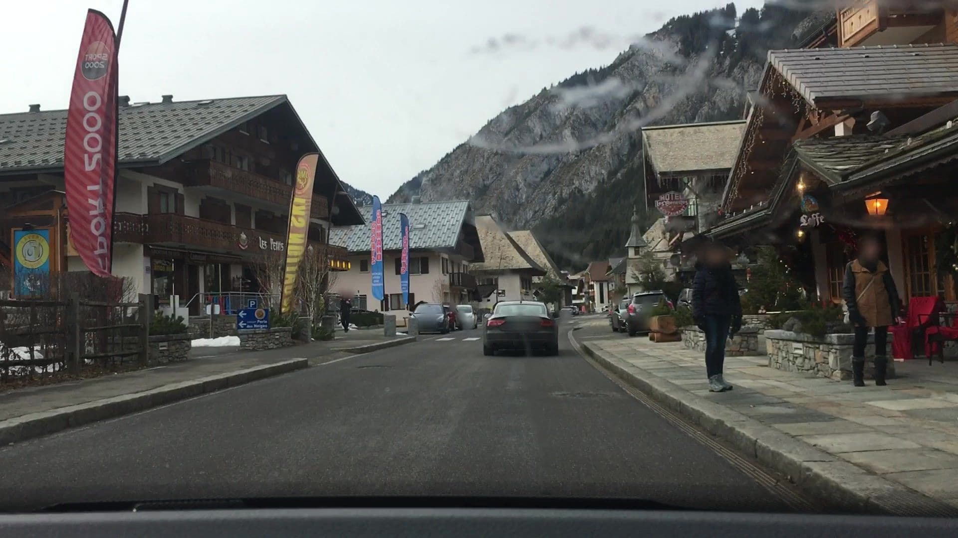 Street view near Perle des Neiges, Châtel — © lvl5 (CC BY-SA · Mapillary)