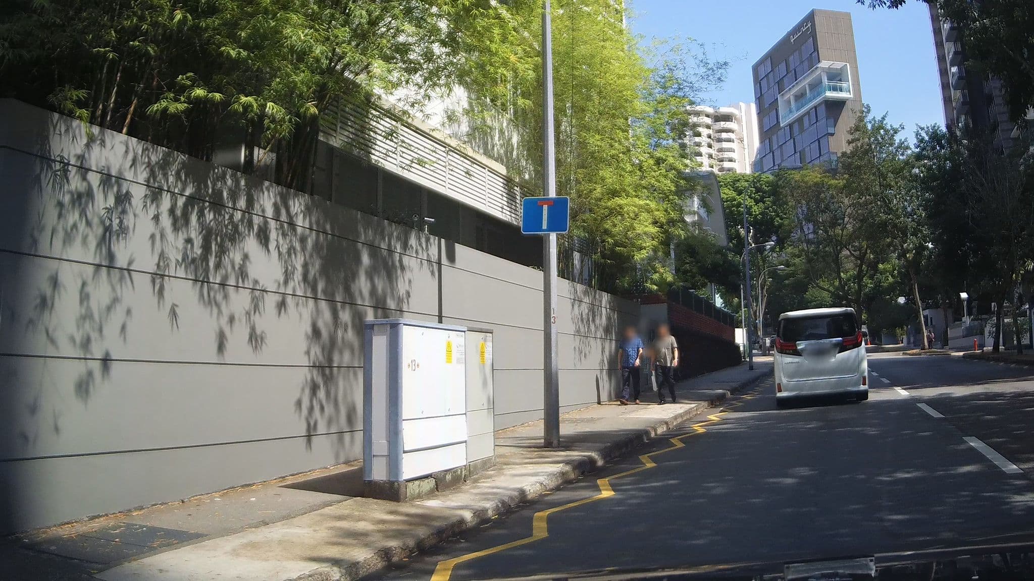 Street view near Elizabeth Towers, Newton — © ashishgrab (CC BY-SA · Mapillary)