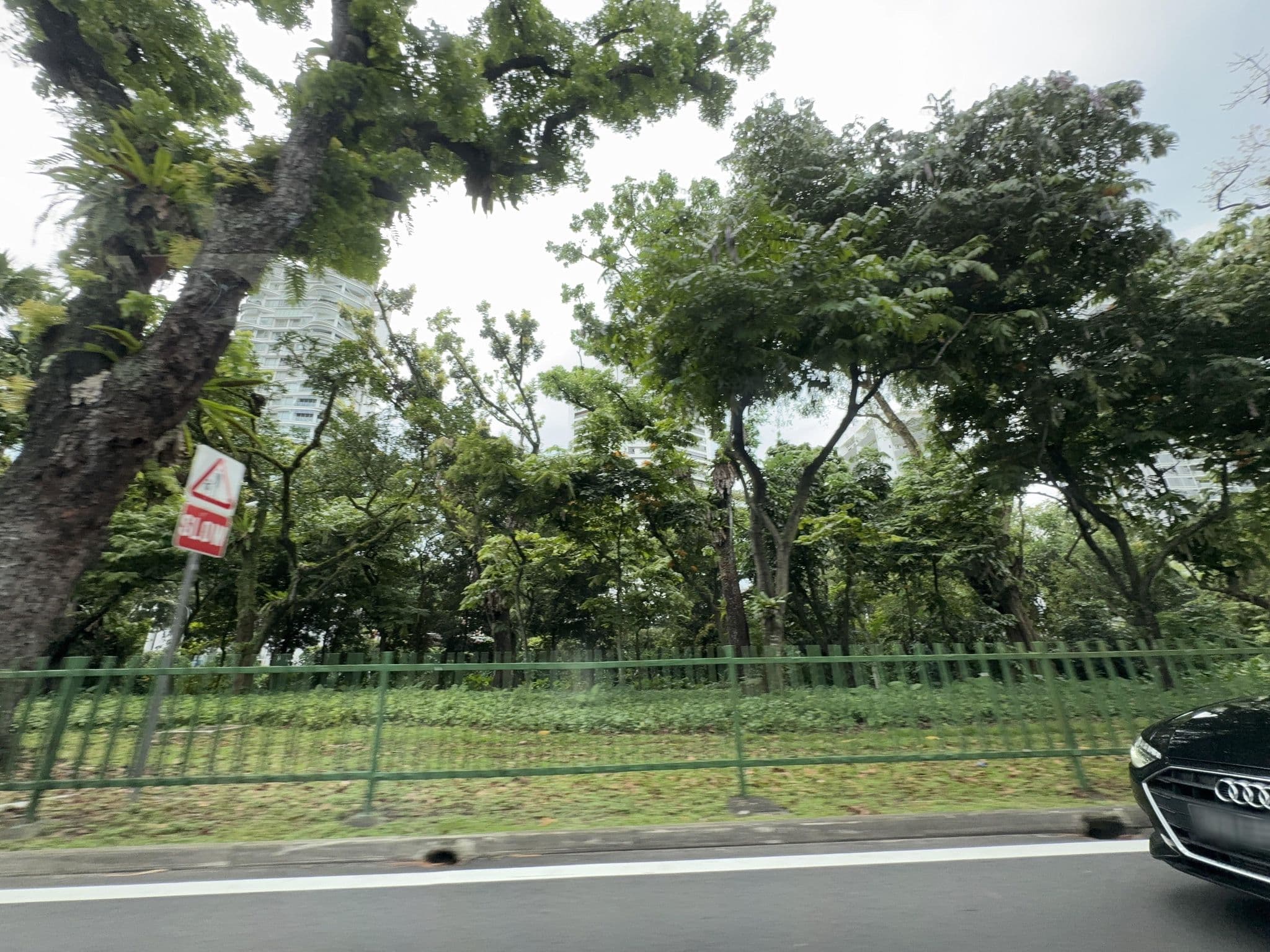 Street view near 公主's 床, Newton — © filipb (CC BY-SA · Mapillary)