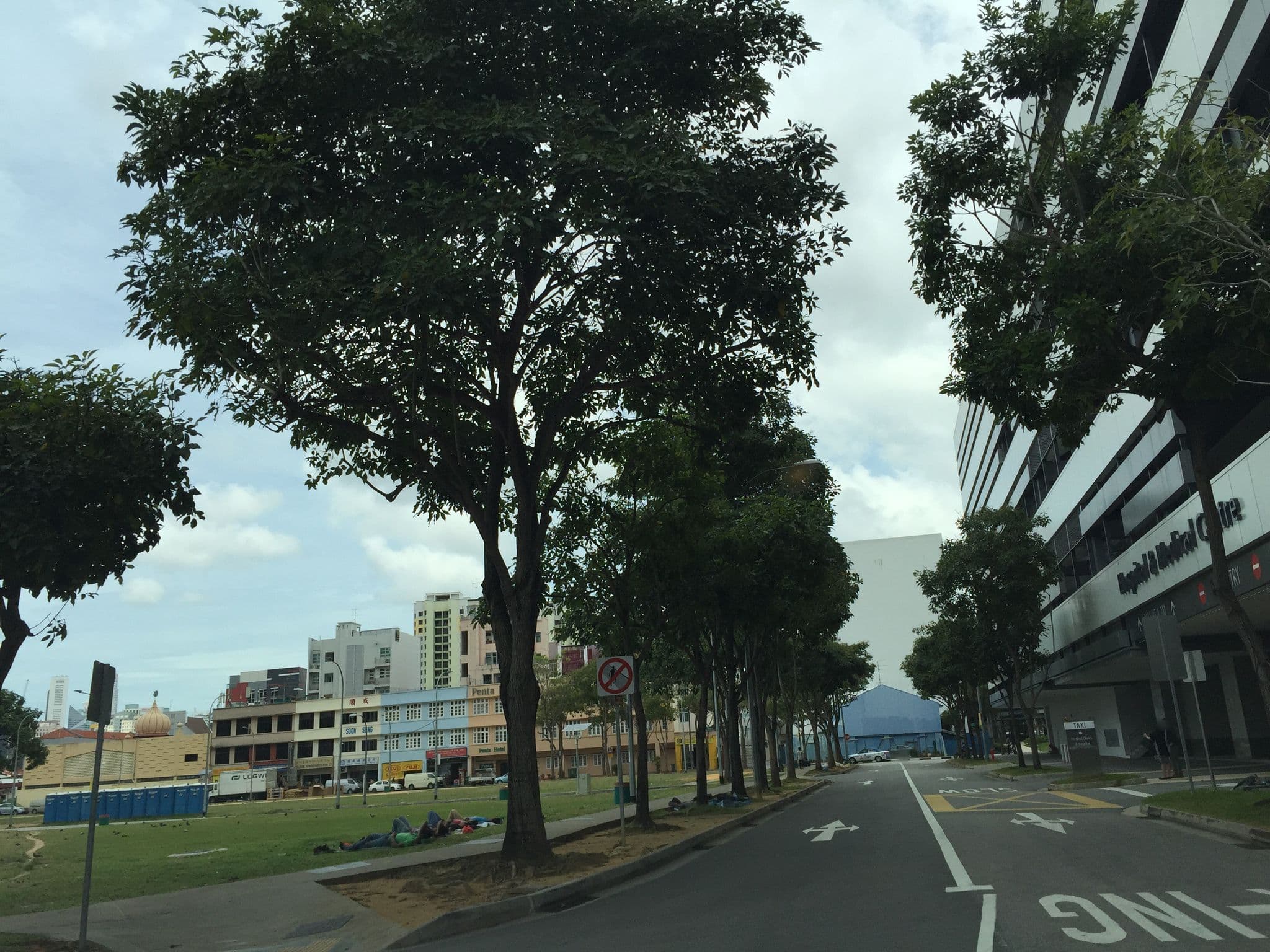 Street view near Holiday Inn Singapore Little India, Farrer Park — © denkonstigaasiaten (CC BY-SA · Mapillary)