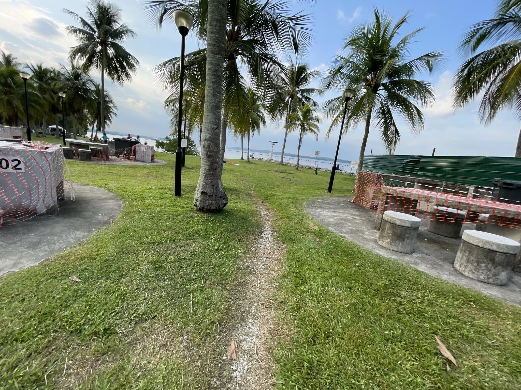 Street view near Pasir Ris Park Pit 3, Kampong Loyang — © filipb (CC BY-SA · Mapillary)