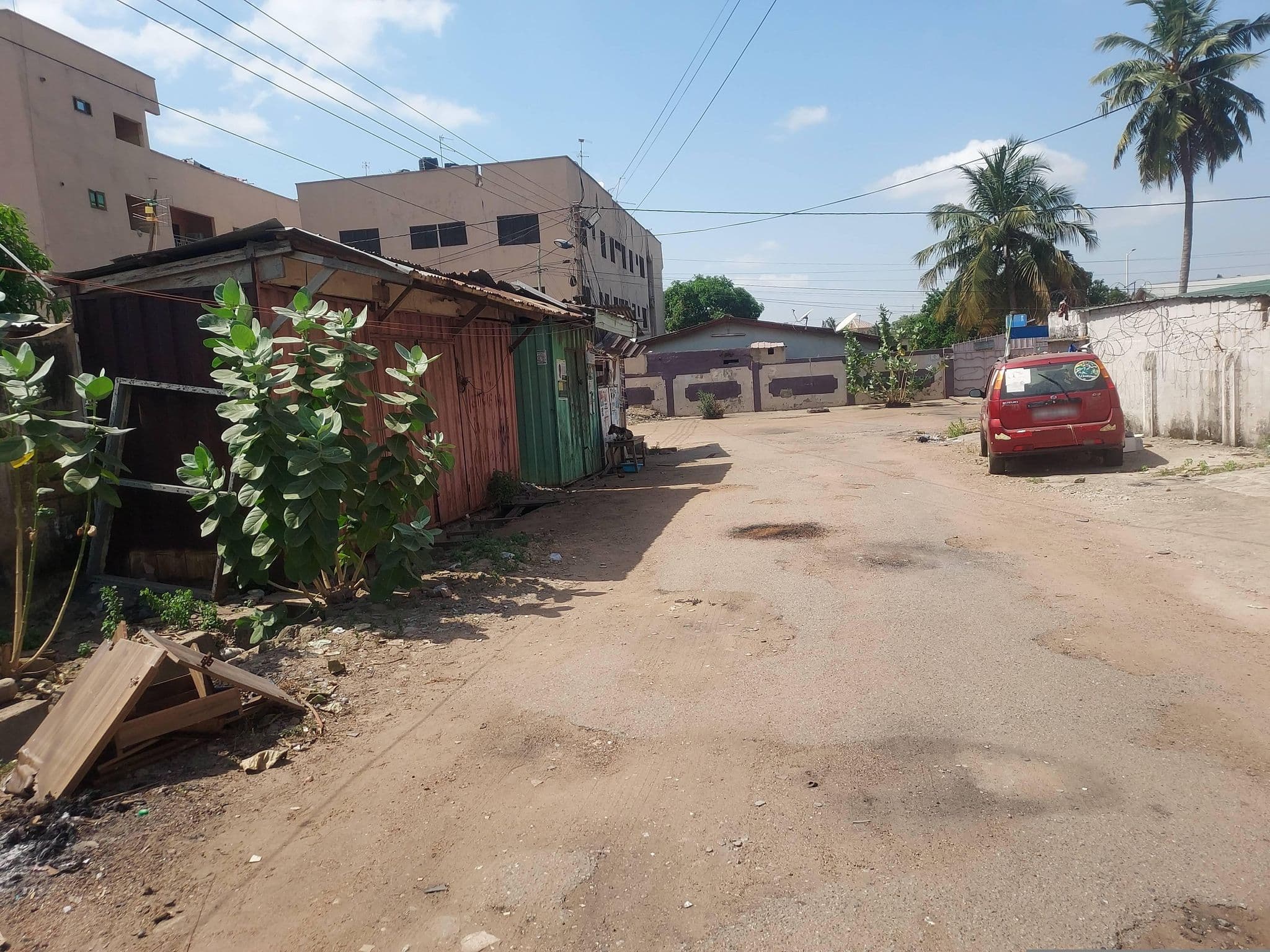 Street view near Sun Logde Hotel, New Achimota — © Berchiepratt03 (CC BY-SA · Mapillary)