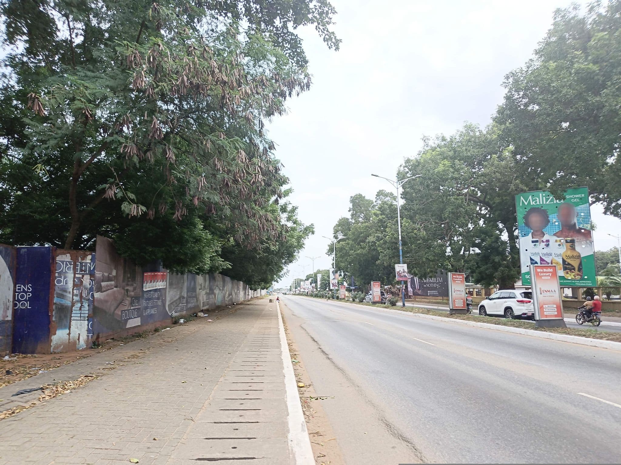 Street view near Luxe Suites Executive Hotel, Osu — © RabiatuHijabGirl1 (CC BY-SA · Mapillary)