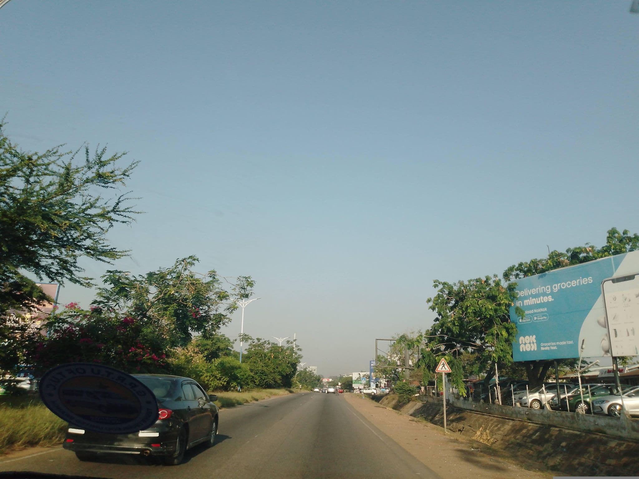 Street view near Hotel Apartments Osu, Osu — © cmenttor (CC BY-SA · Mapillary)