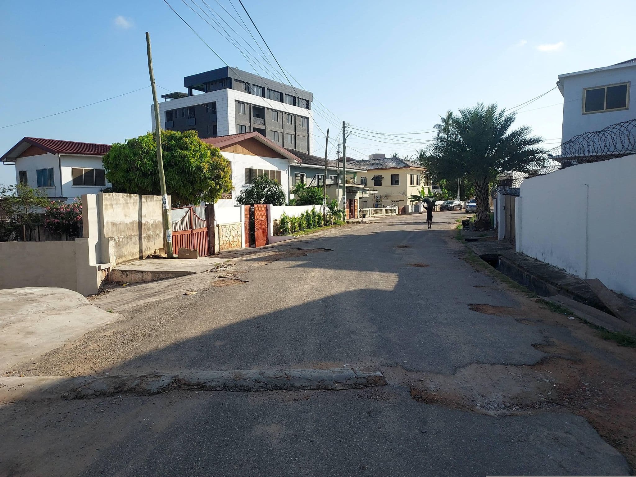 Street view near Accra Central View Hotel, Accra — © Berchiepratt03 (CC BY-SA · Mapillary)