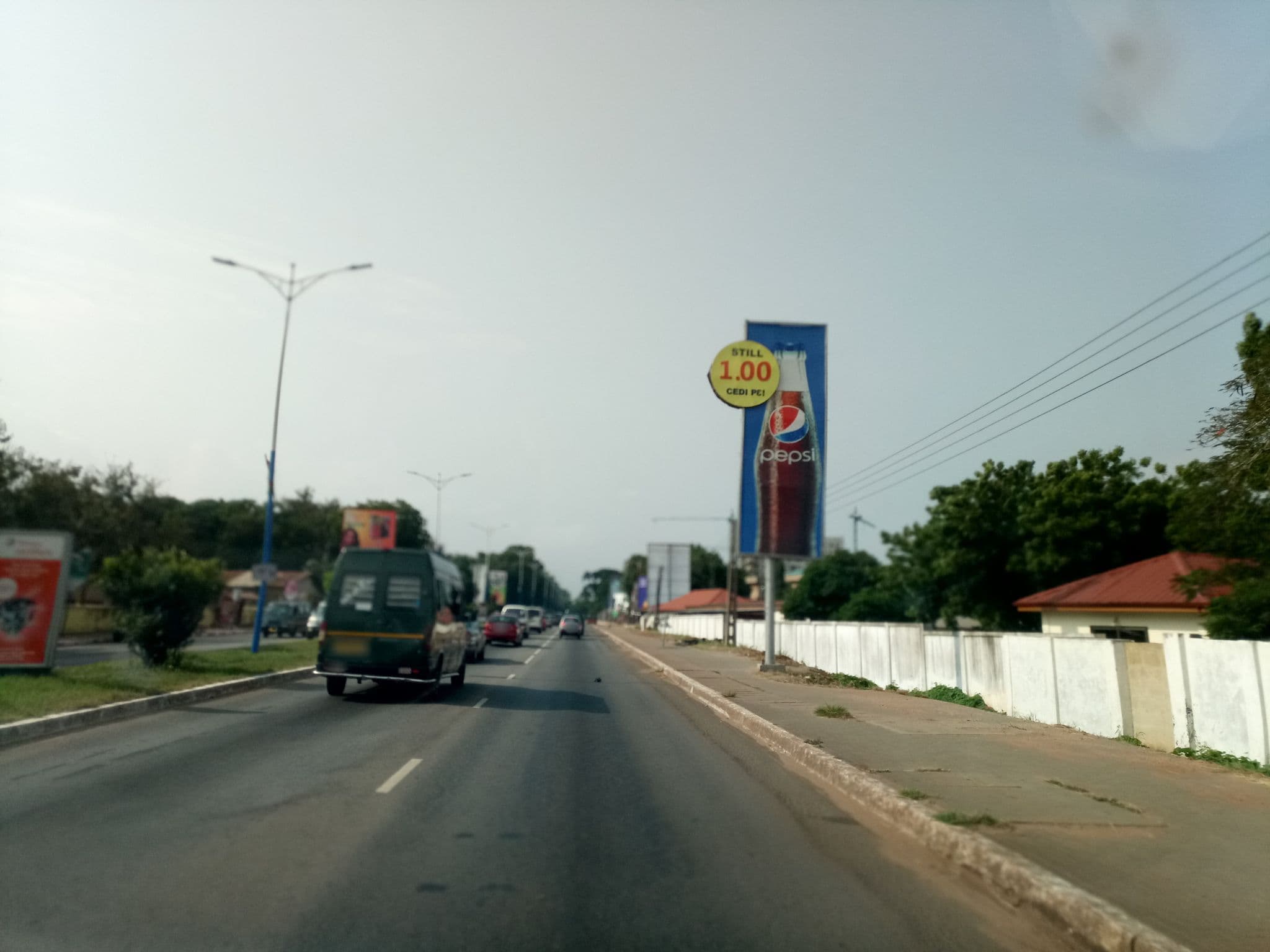 Street view near Smart Oil Hotel, Osu — © akeamazan (CC BY-SA · Mapillary)