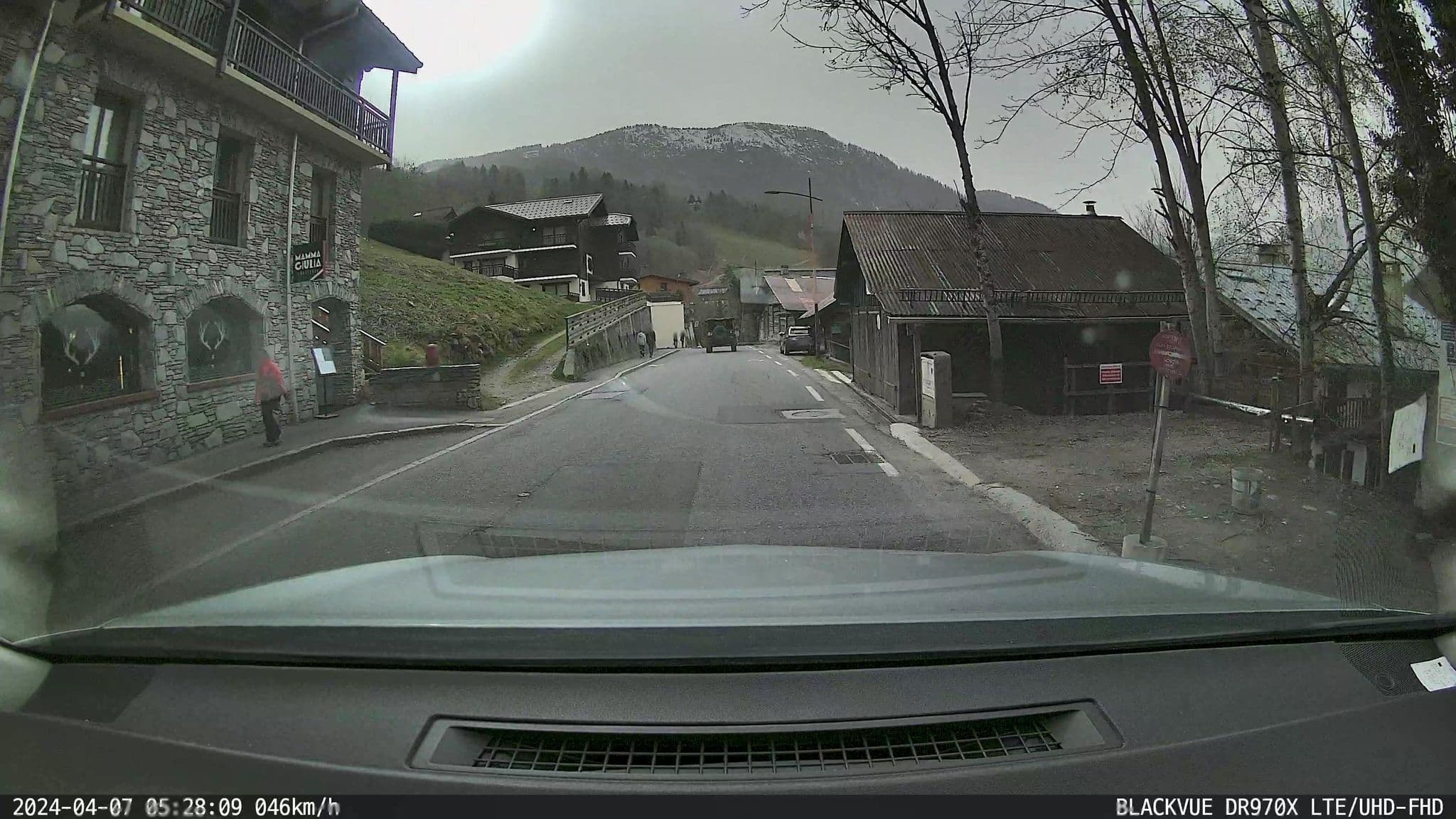 Street view near ibis Styles Les Houches Chamonix, Les Houches — © ordinatous (CC BY-SA · Mapillary)