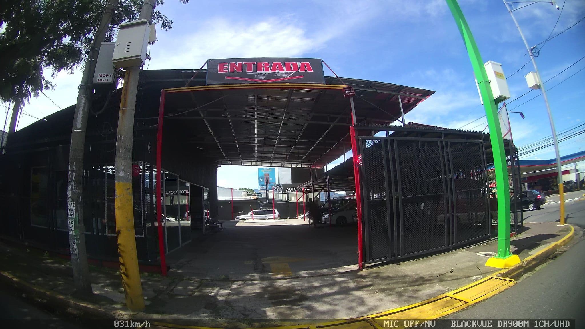 Street view near Cala Hotel, Alajuela — © kaart_4 (CC BY-SA · Mapillary)