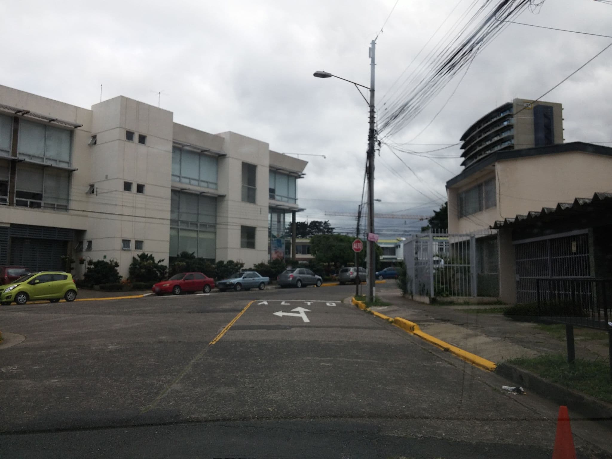 Street view near Sabana Studios, San José — © elotrojames (CC BY-SA · Mapillary)