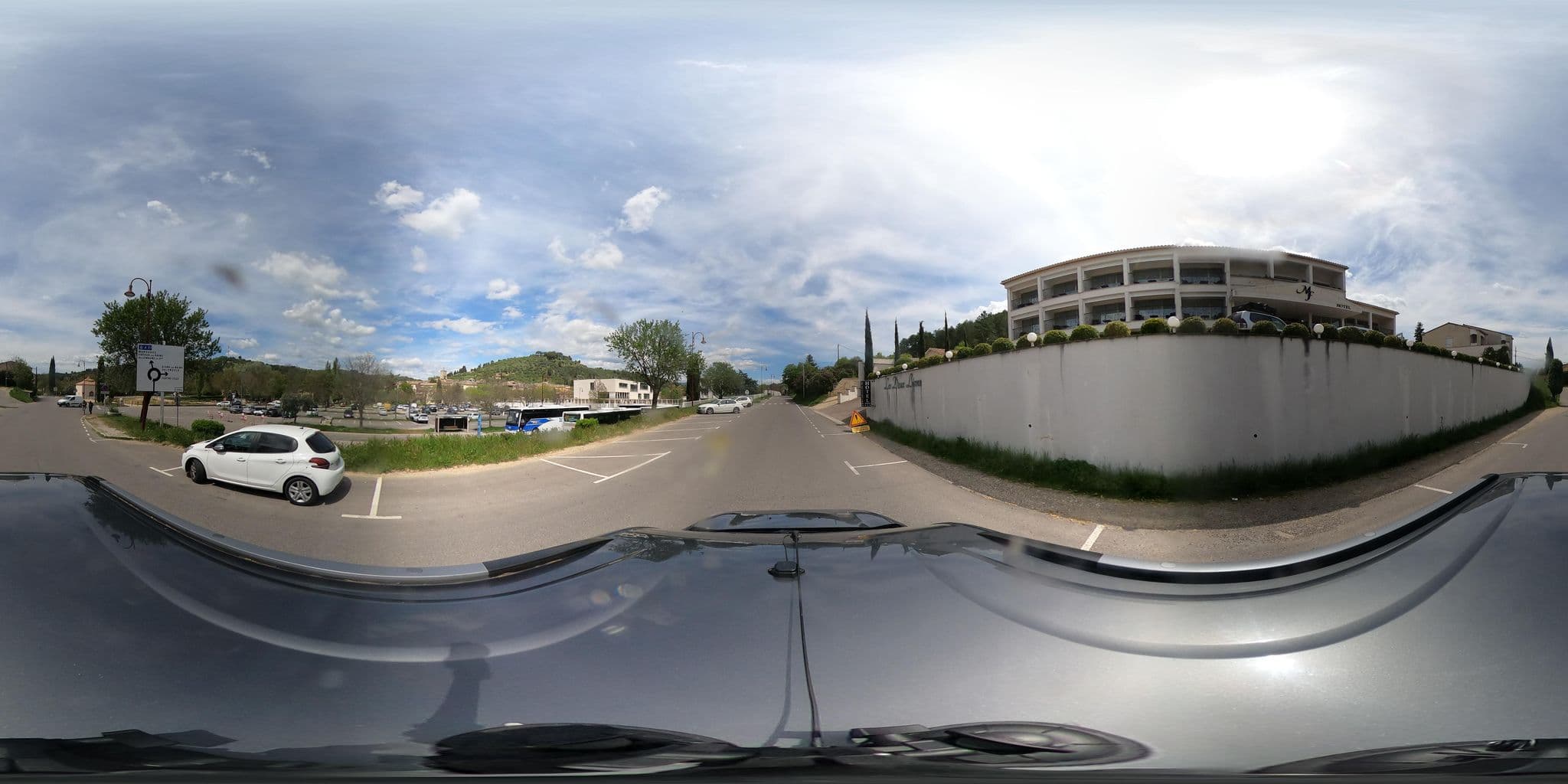 Street view near Les Deux Lions, Riez — © eric_s (CC BY-SA · Mapillary)