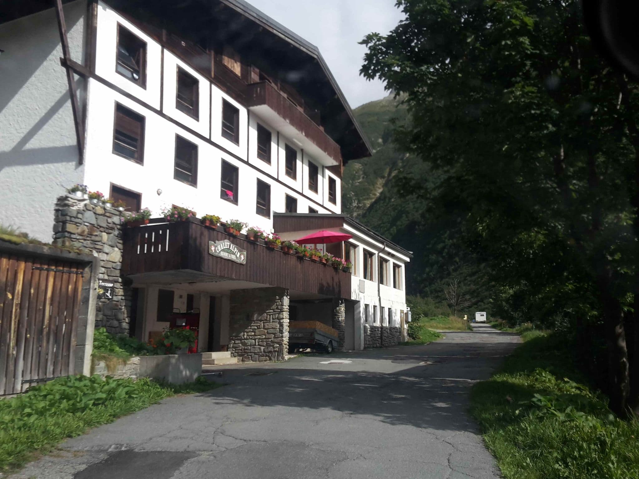Street view near Chalet alpin du Tour, Chamonix-Mont-Blanc — © etrimaille (CC BY-SA · Mapillary)