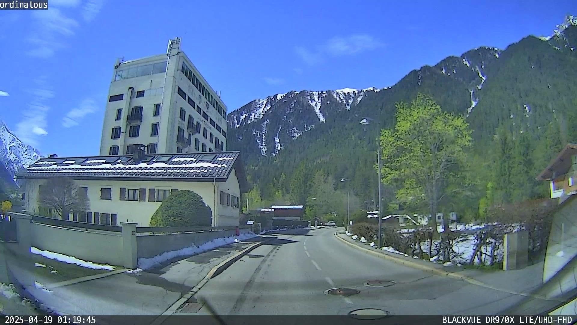 Street view near Les Lanchers, Chamonix-Mont-Blanc — © ordinatous (CC BY-SA · Mapillary)