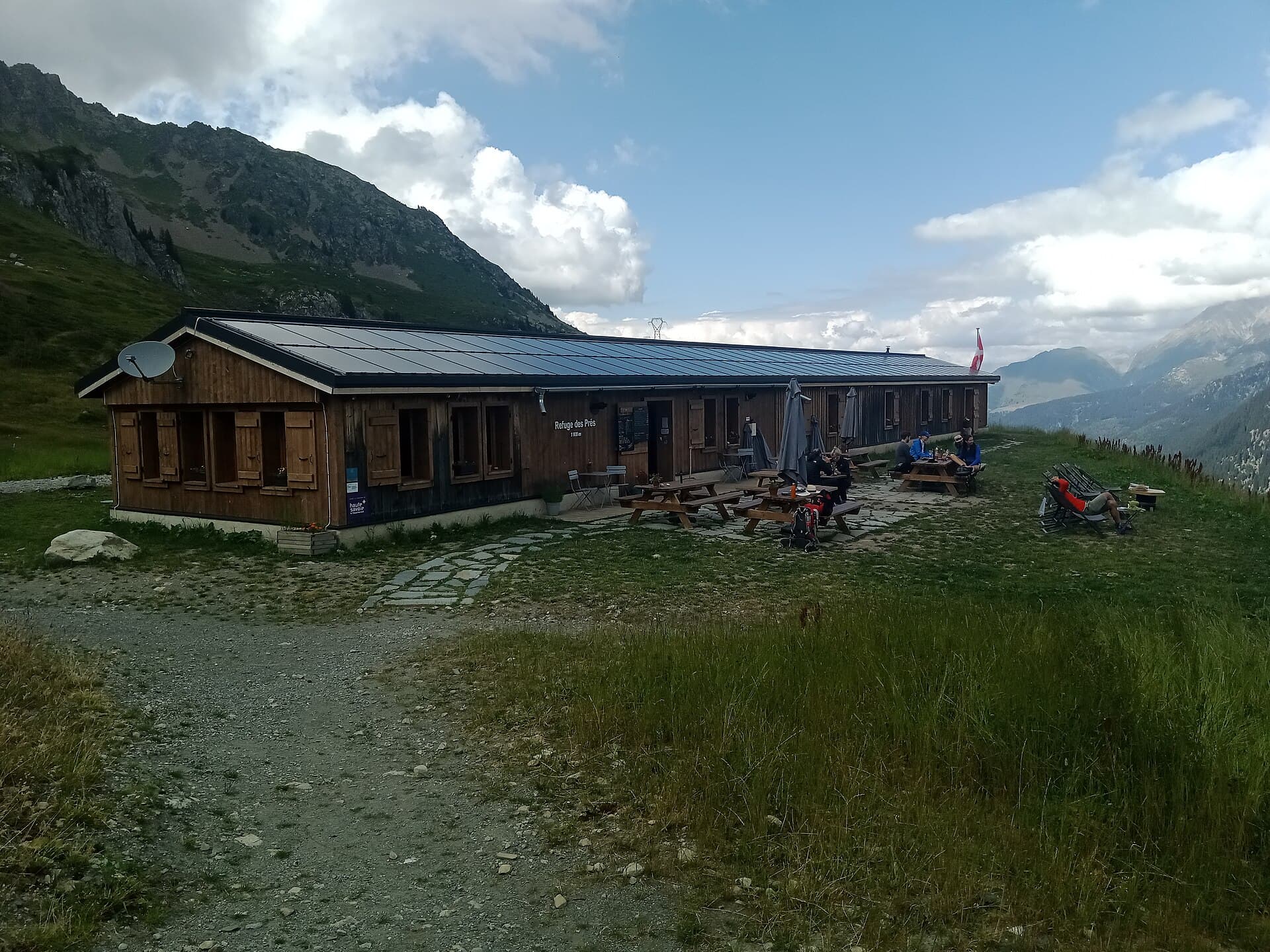 Refuge des prés (via Wikimedia Commons, CC BY-SA 4.0)