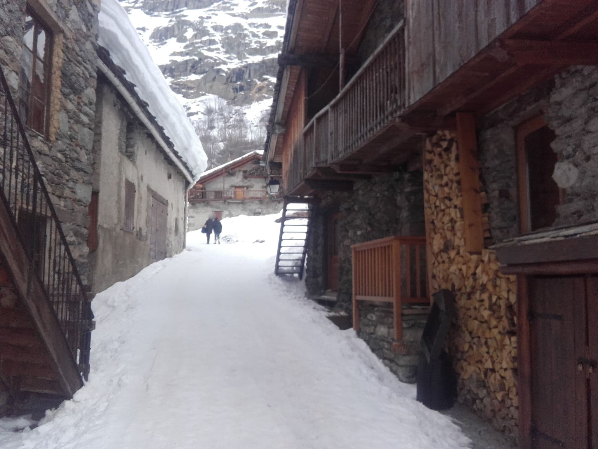 Street view near Le Penn-til, Val-d'Isère