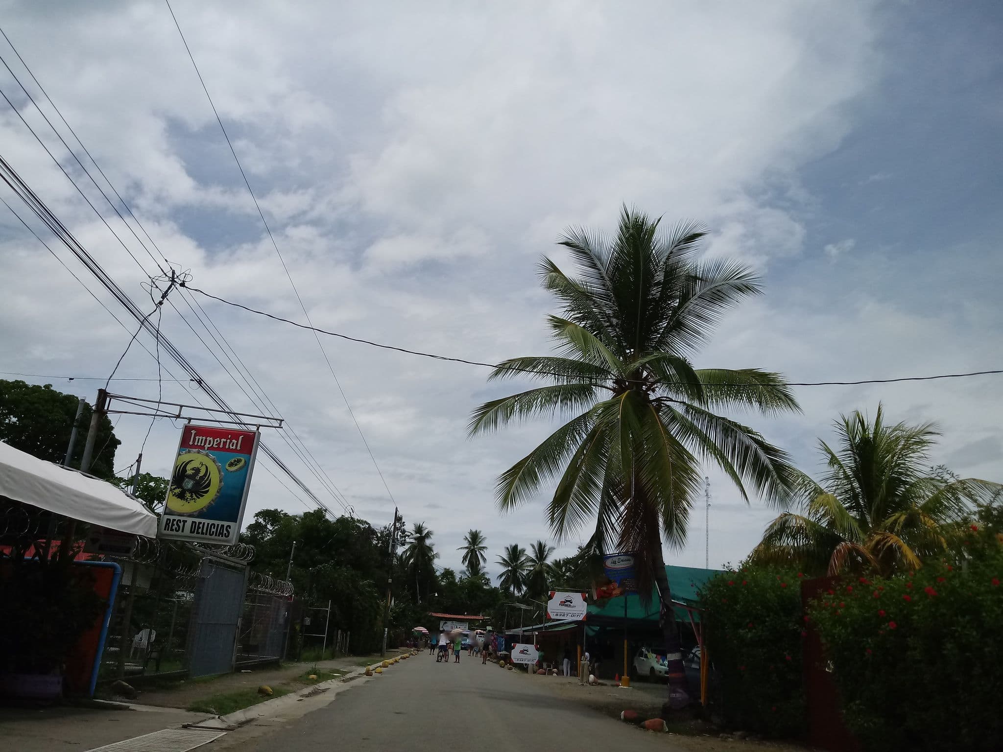 Street view near Blue Sunshine Backpackers, Uvita — © elopio (CC BY-SA · Mapillary)