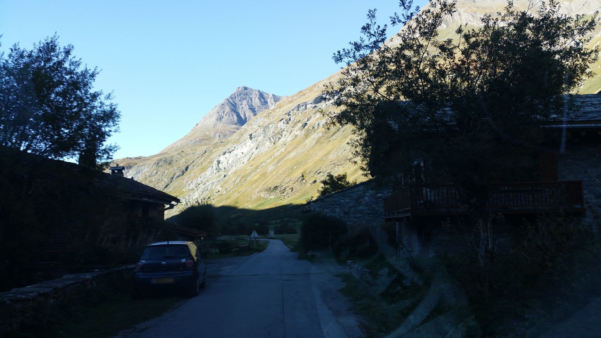 Street view near L'Albaron, Val-d'Isère — © alexmodesto73 (CC BY-SA · Mapillary)
