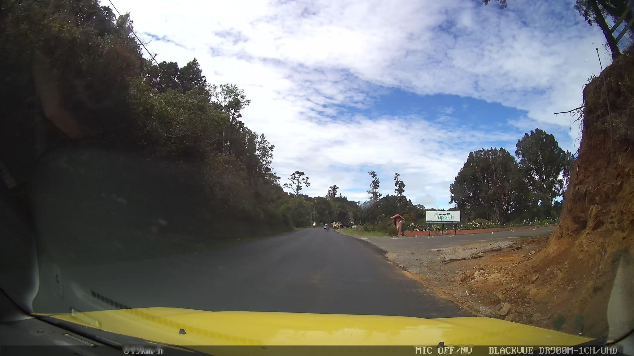 Street view near Hotel de Montaña Tapantí, Orosi — © josealb (CC BY-SA · Mapillary)