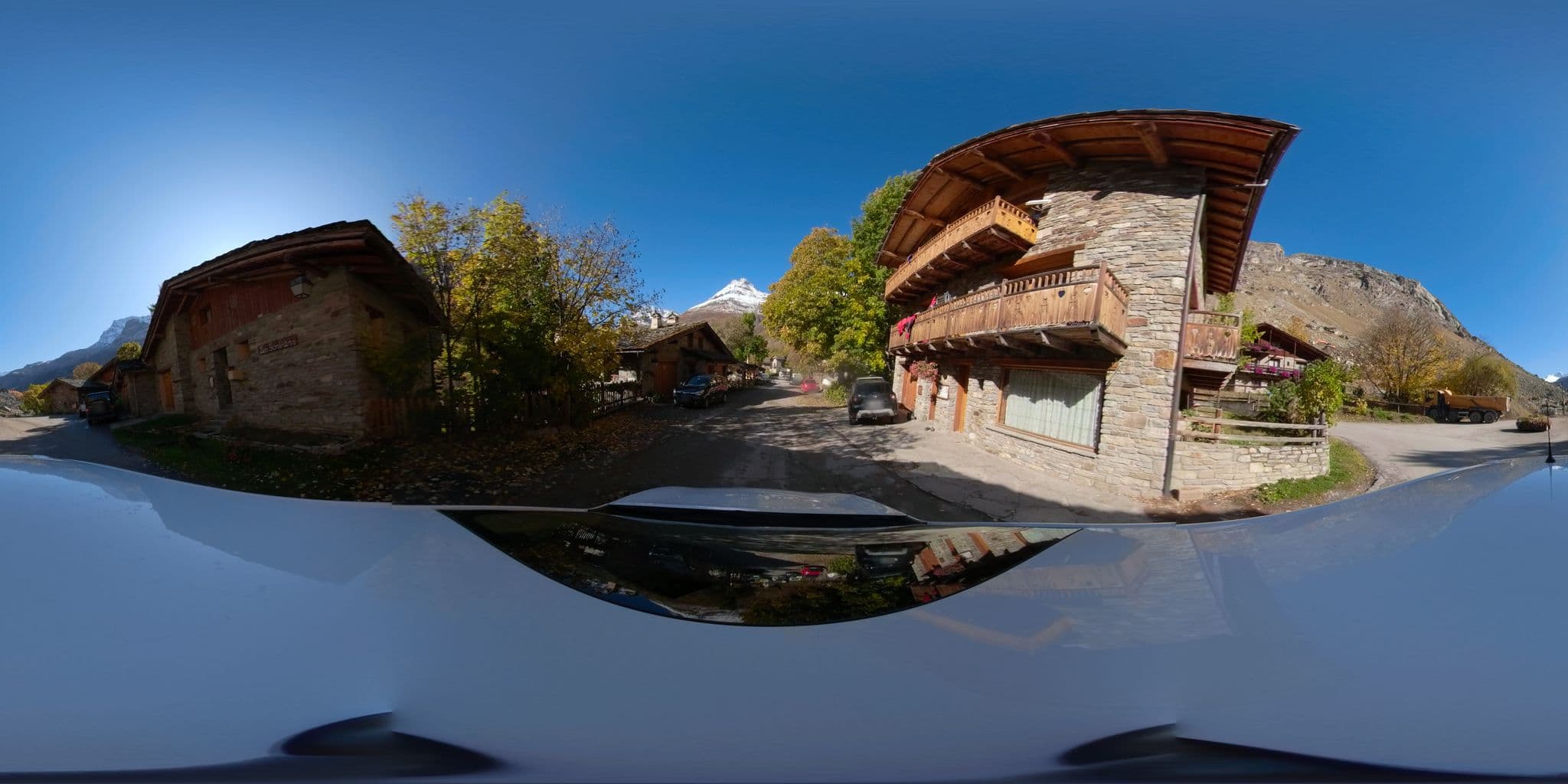 Street view near Les Sorbiers, Val-d'Isère
