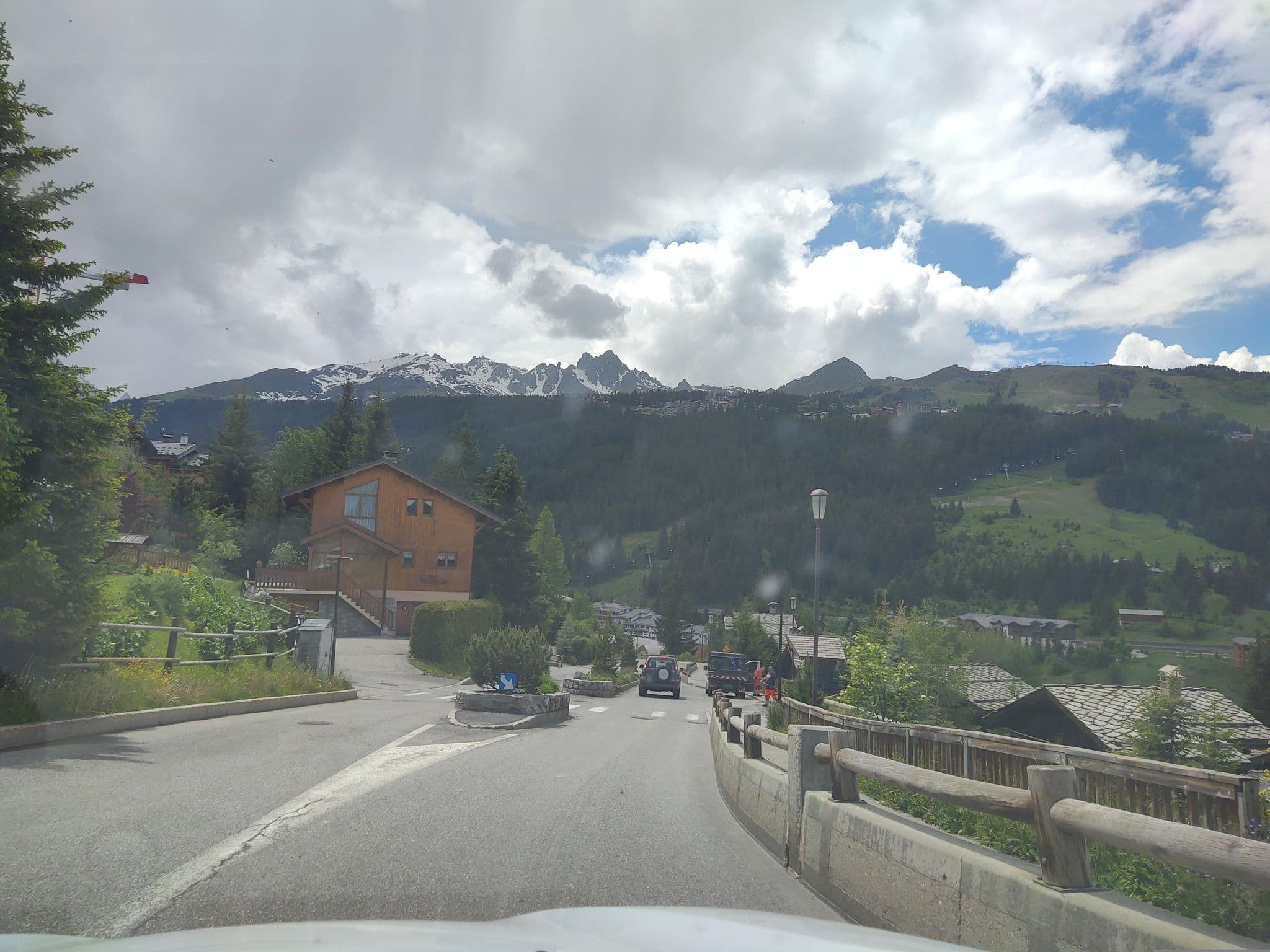 Street view near Chalet Nid d'Aigle, Courchevel — © MatthieuF4FNE (CC BY-SA · Mapillary)