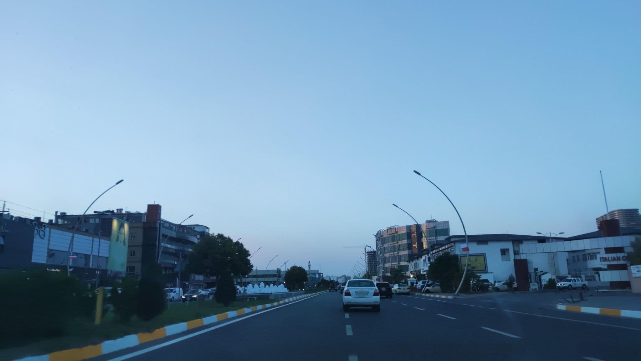 Street view near Shmesani Hotel, Erbil — © muhammadismael (CC BY-SA · Mapillary)