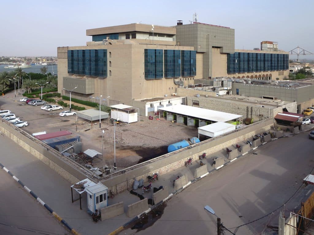 Basra International Hotel (via Wikimedia Commons, CC BY 3.0)