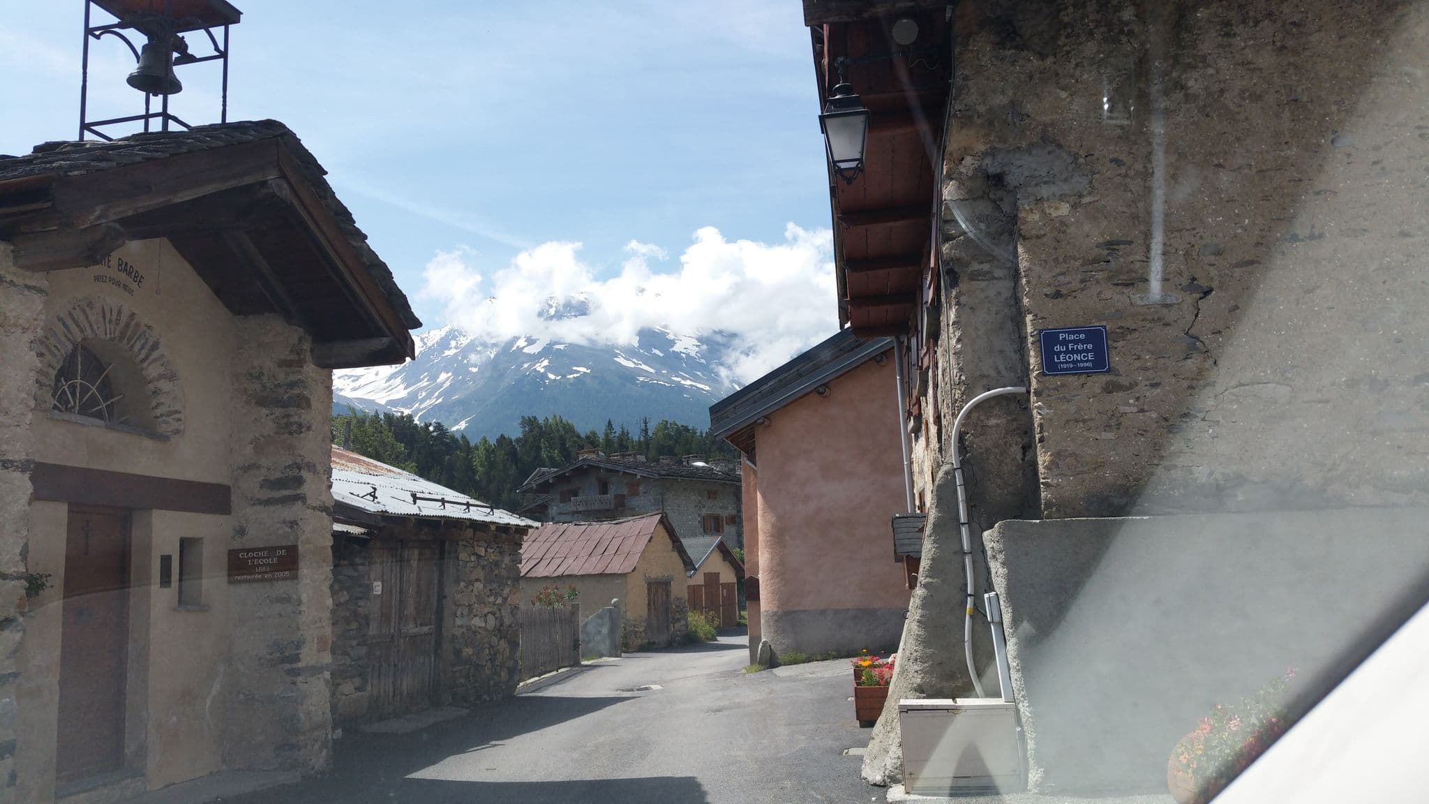 Street view near La Symphorose, Modane — © alexmodesto73 (CC BY-SA · Mapillary)