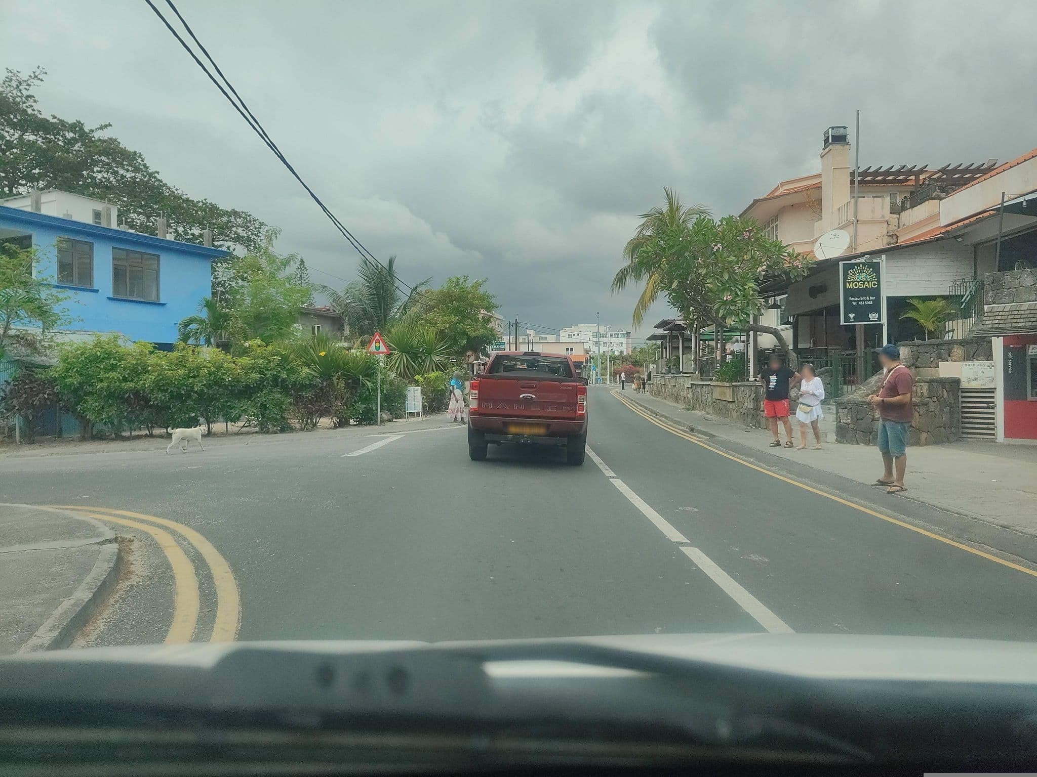 Street view near Aanari Hotel & Spa, Flic en Flac — © armandr (CC BY-SA · Mapillary)