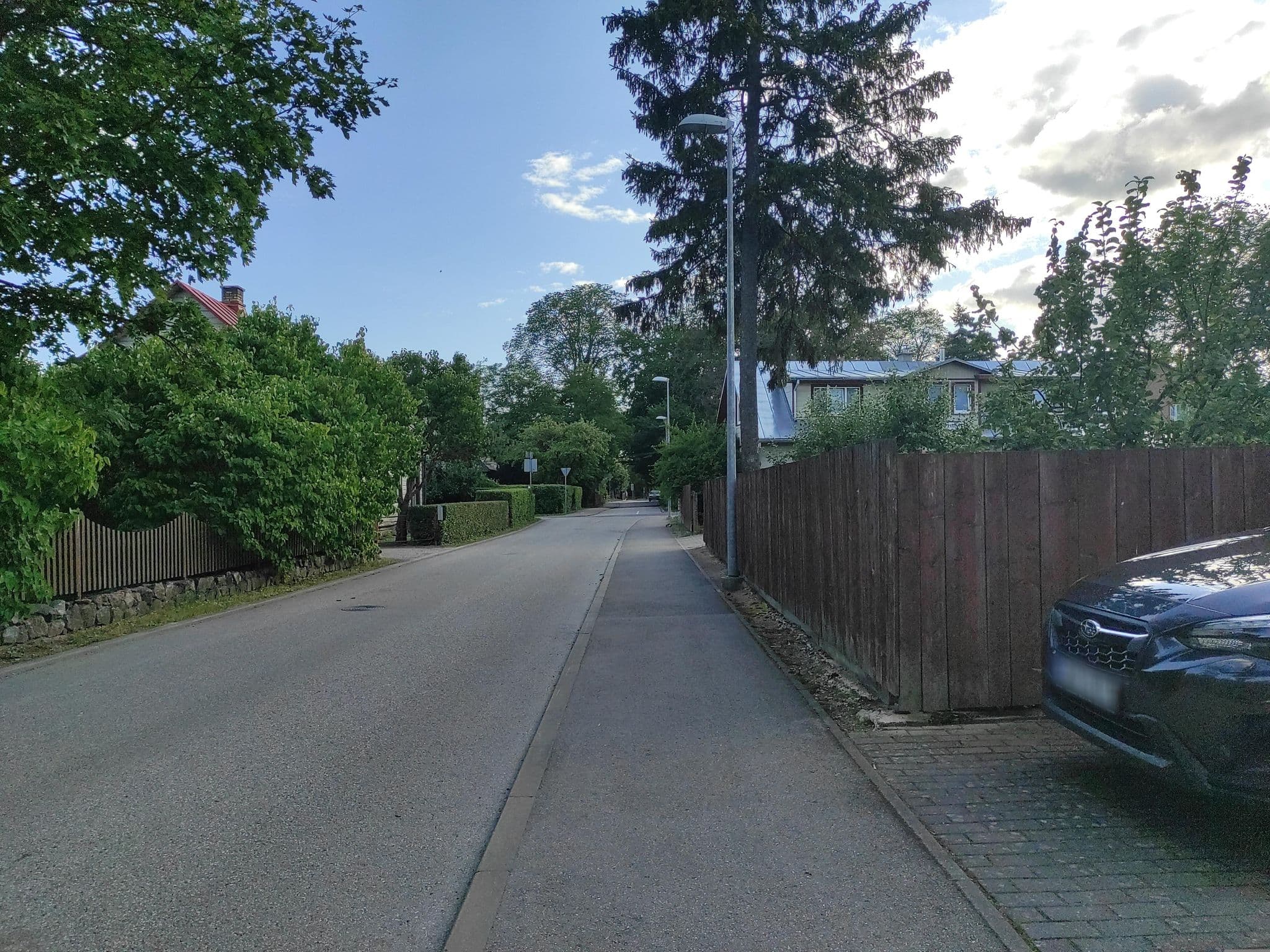 Street view near Pärna Puhkemaja, Kuressaare — © AmOosm (CC BY-SA · Mapillary)