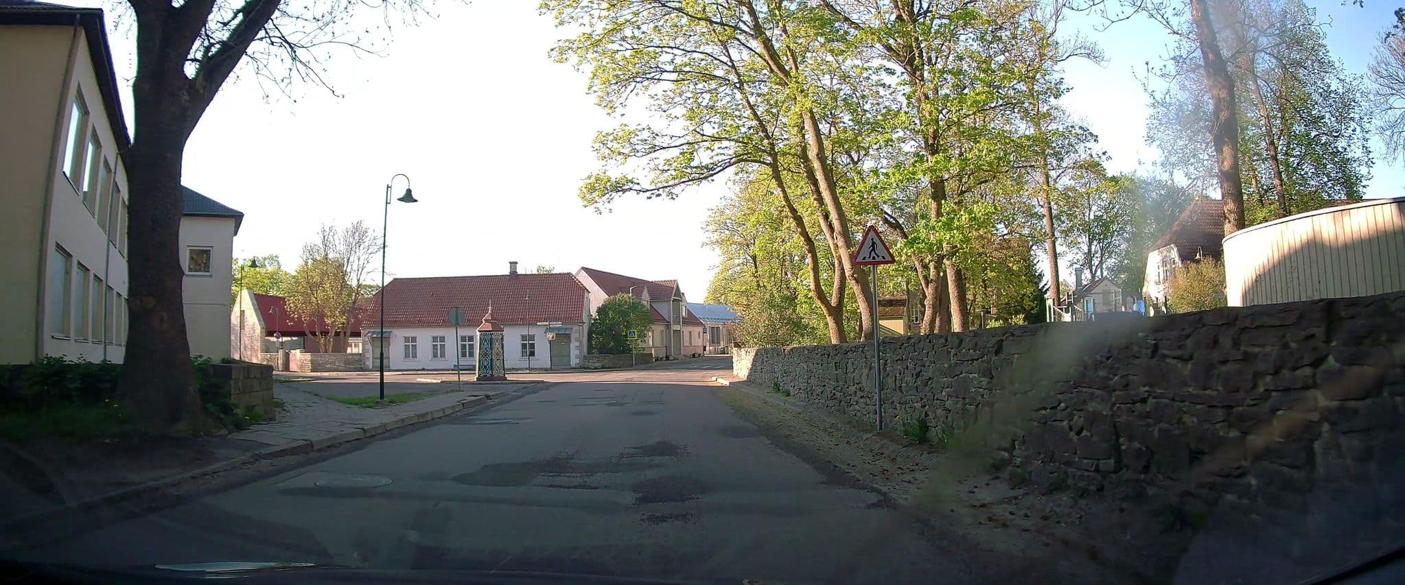 Street view near Server Backpackers, Kuressaare — © ESTmapper1001 (CC BY-SA · Mapillary)