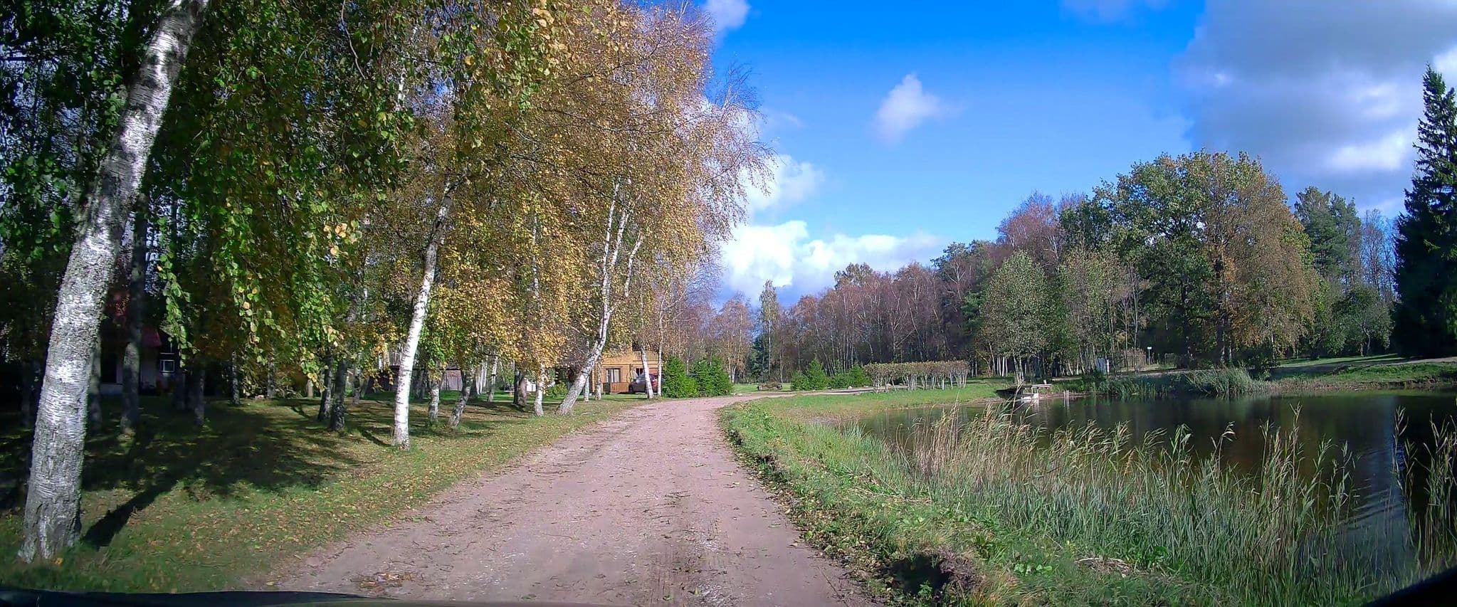 Street view near Sõstra Puhkemaja, Kuressaare — © ESTmapper1001 (CC BY-SA · Mapillary)