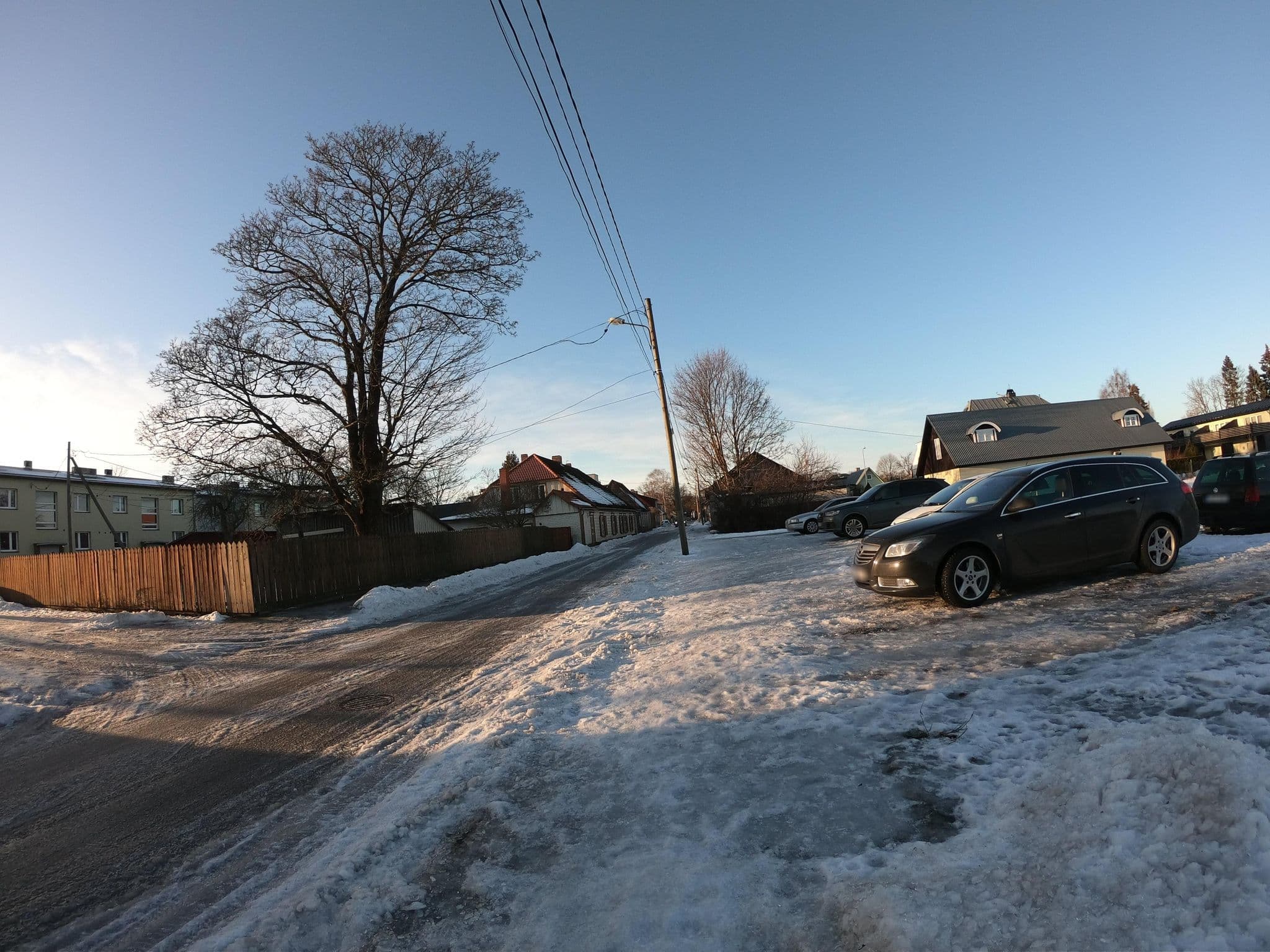 Street view near Aisa 11b Apartements, Pärnu — © richlv (CC BY-SA · Mapillary)