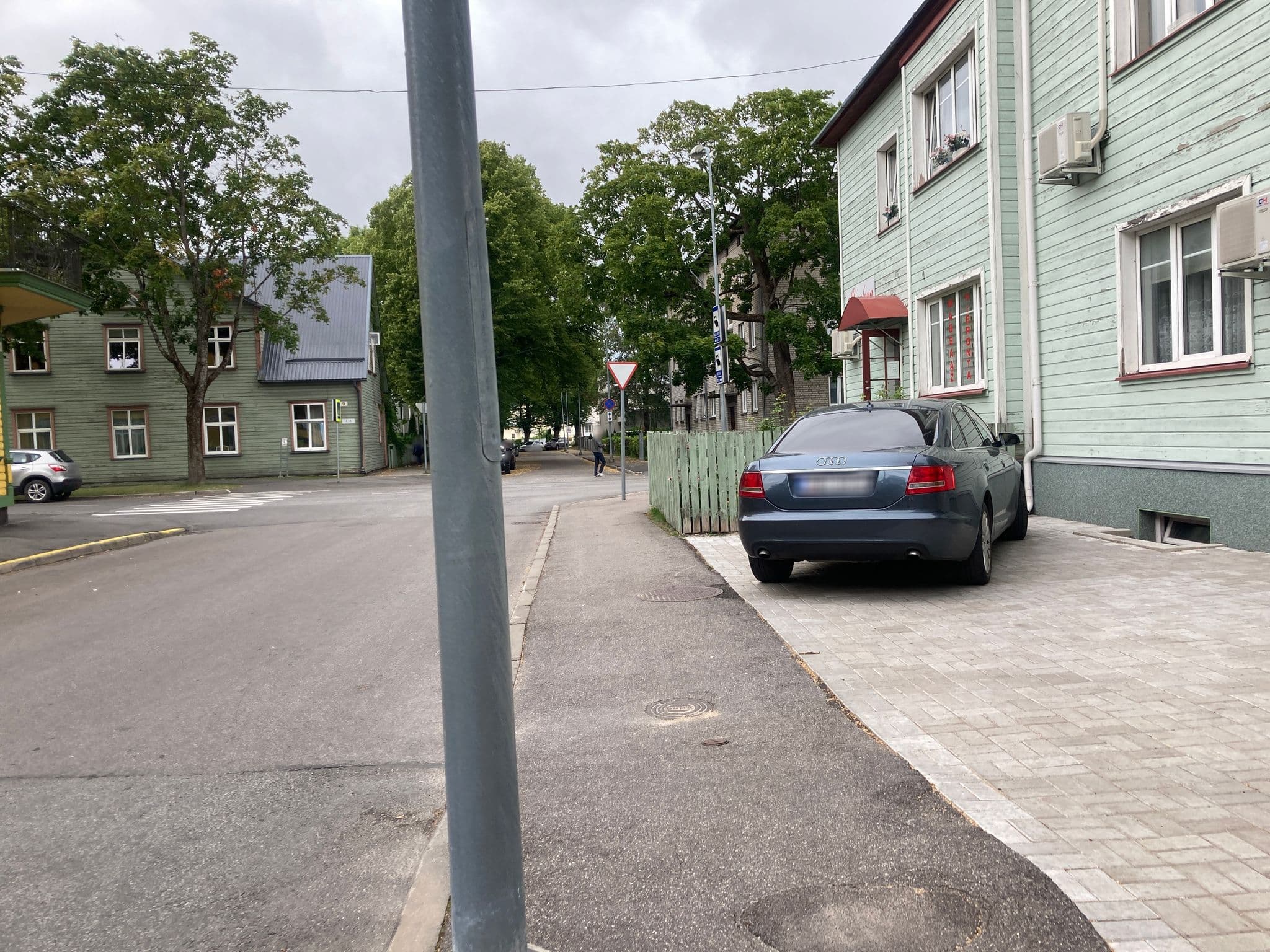 Street view near Apartment Sundaymorning, Pärnu — © dairisj (CC BY-SA · Mapillary)
