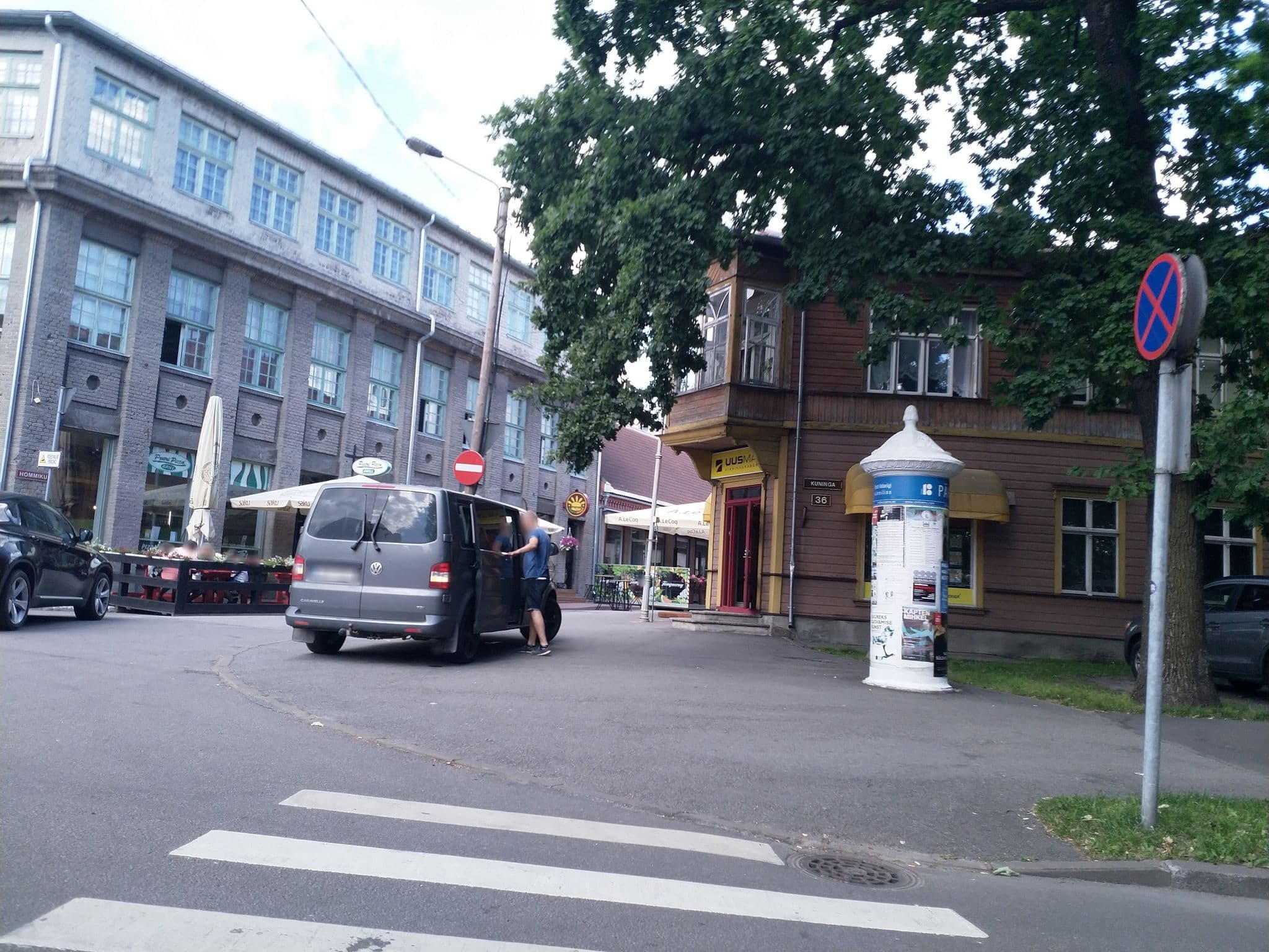 Street view near Koidulapark Hotell, Pärnu — © runcio (CC BY-SA · Mapillary)
