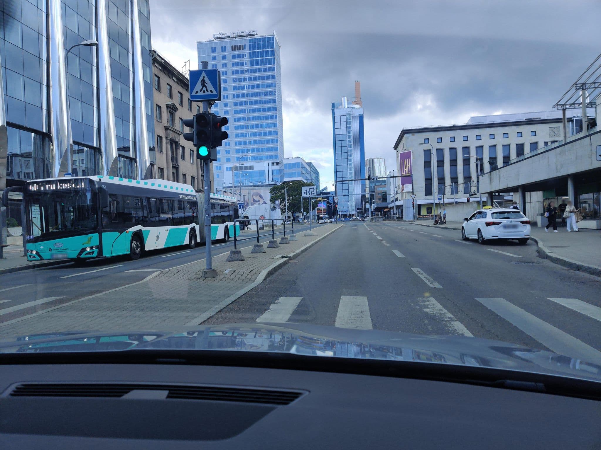 Street view near hotellin pehmopeti, Kesklinn — © jarelevalve (CC BY-SA · Mapillary)